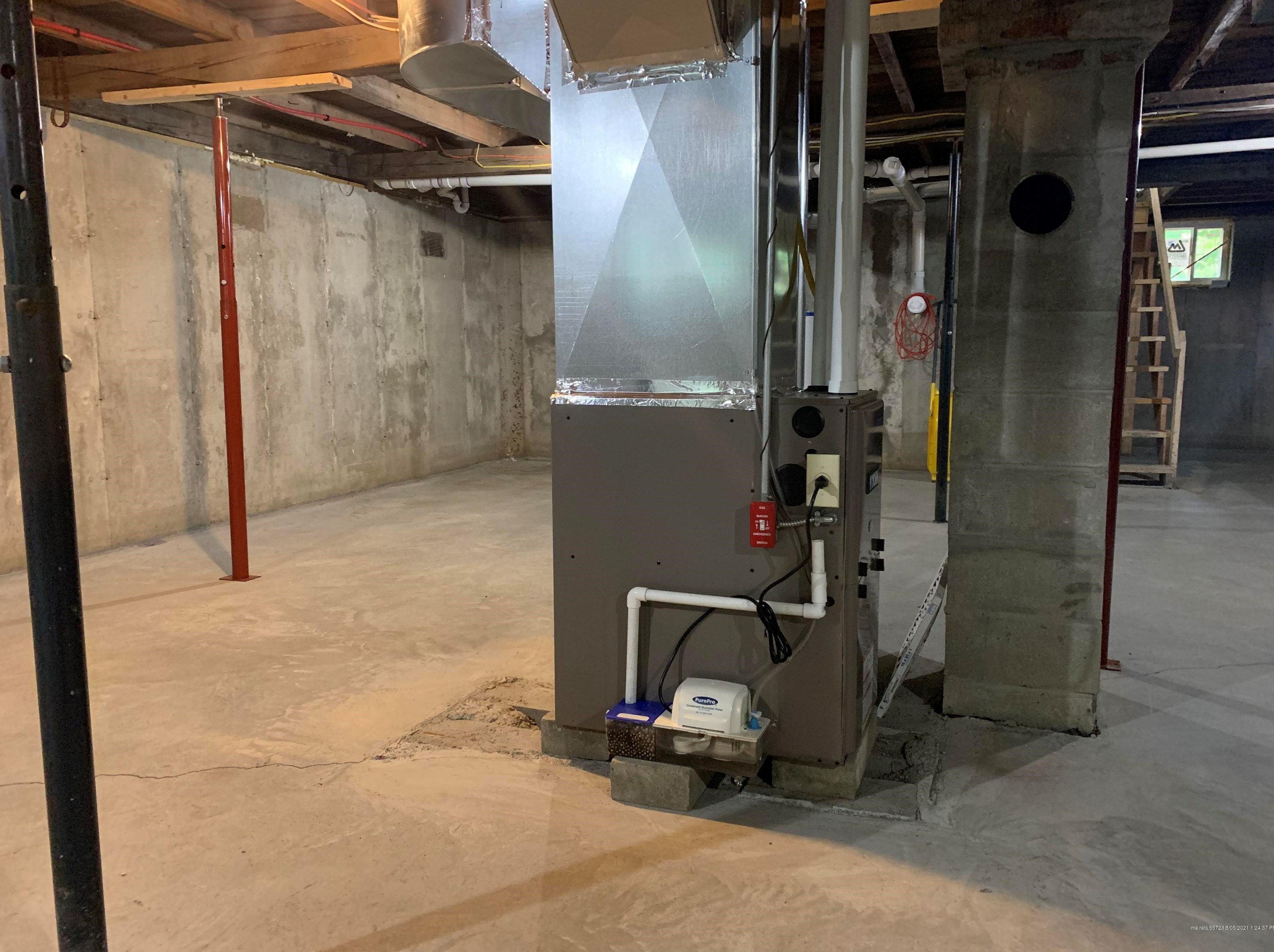 28 Winter St, Madison ME  04950-1414 exterior