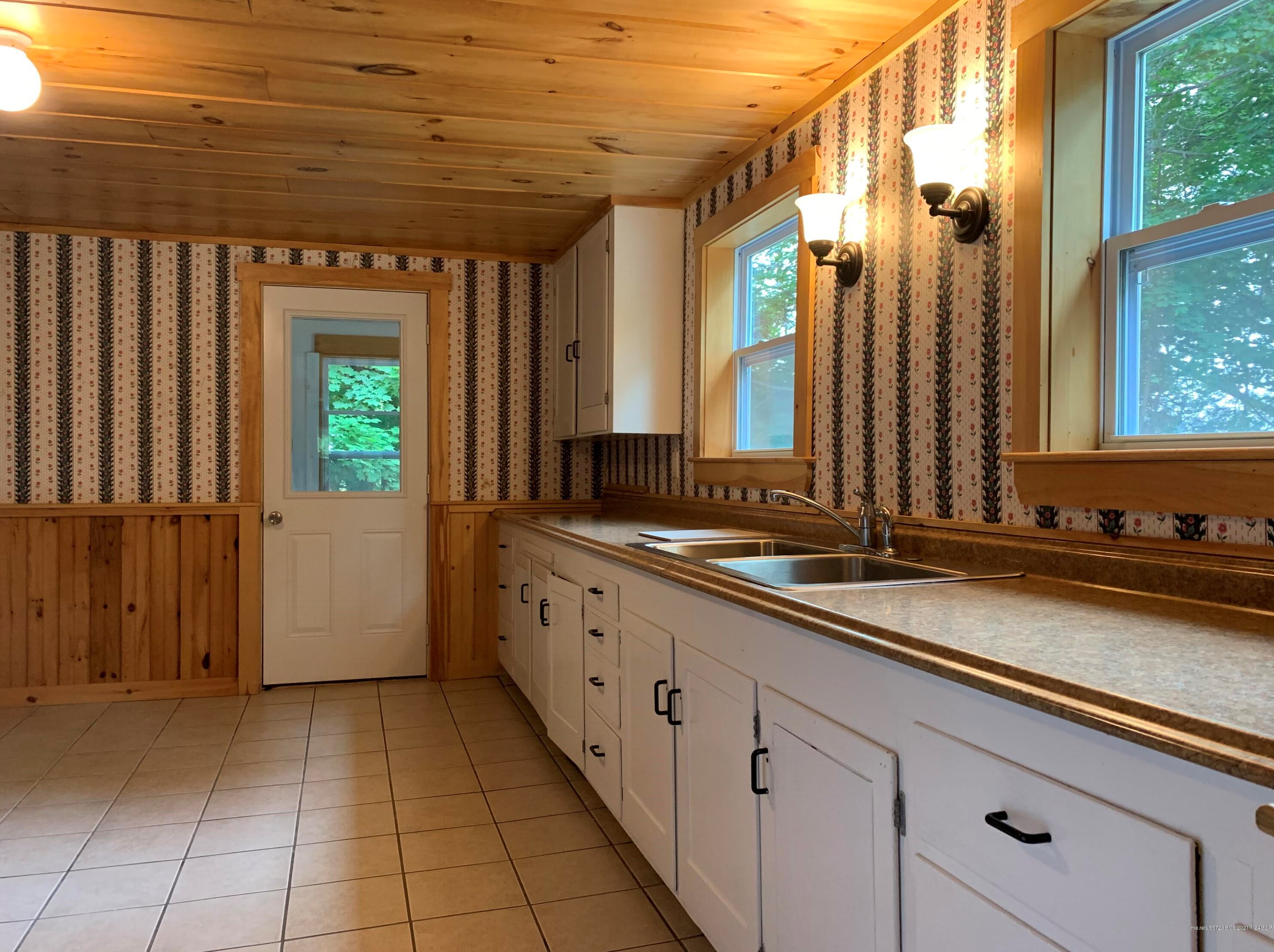 28 Winter St, Madison ME  04950-1414 exterior