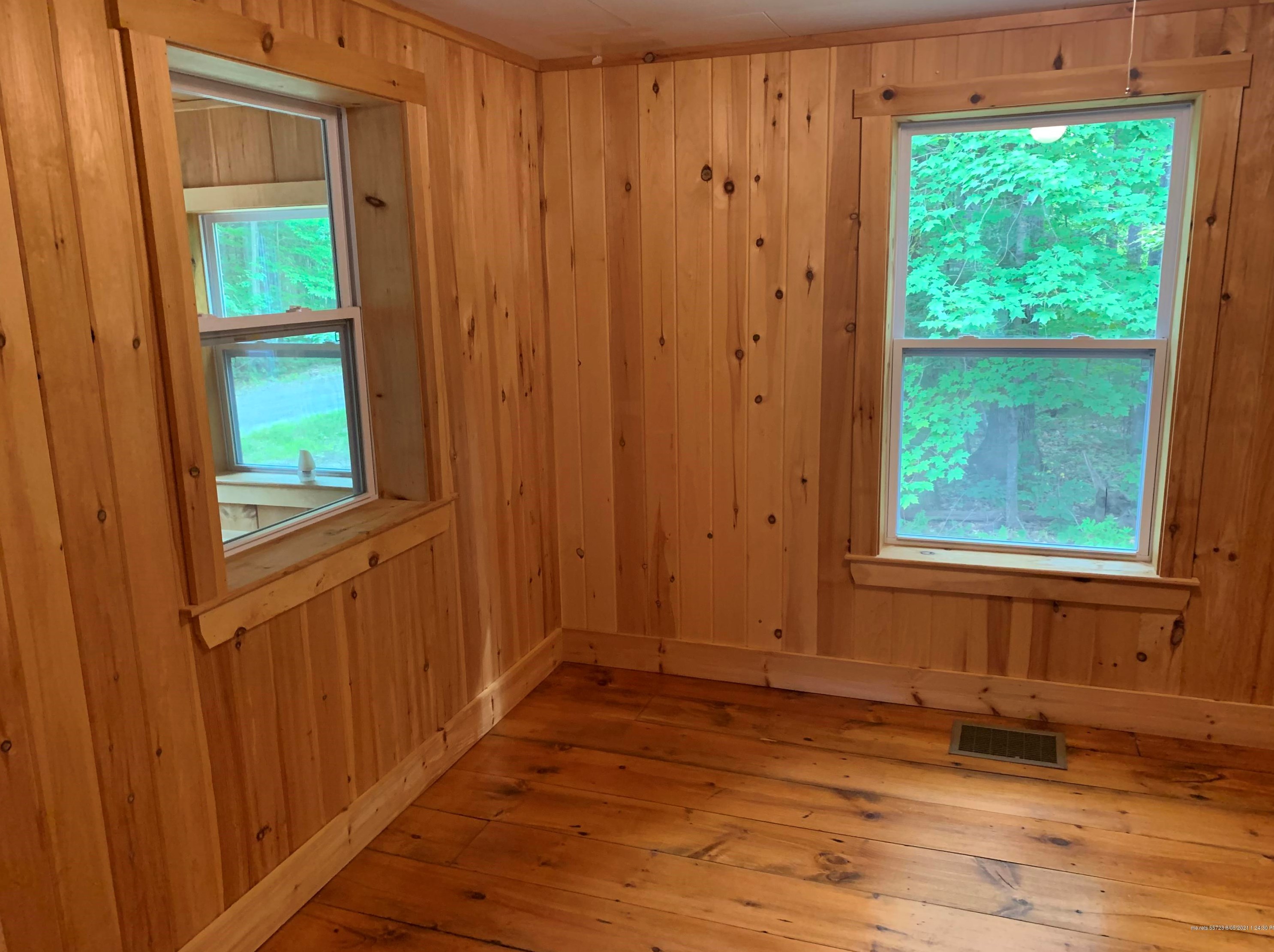 28 Winter St, Madison ME  04950-1414 exterior