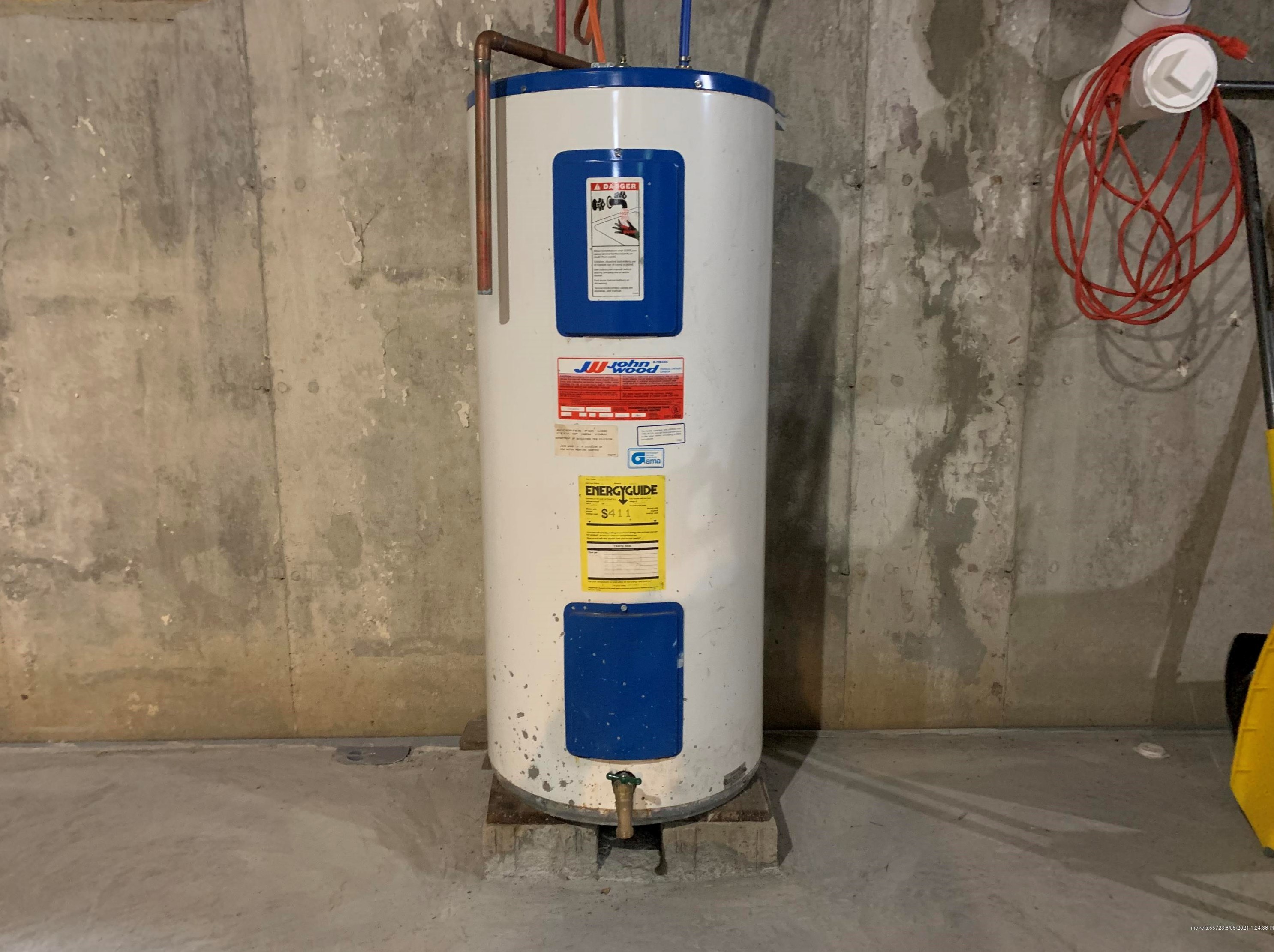 28 Winter St, Madison ME  04950-1414 exterior