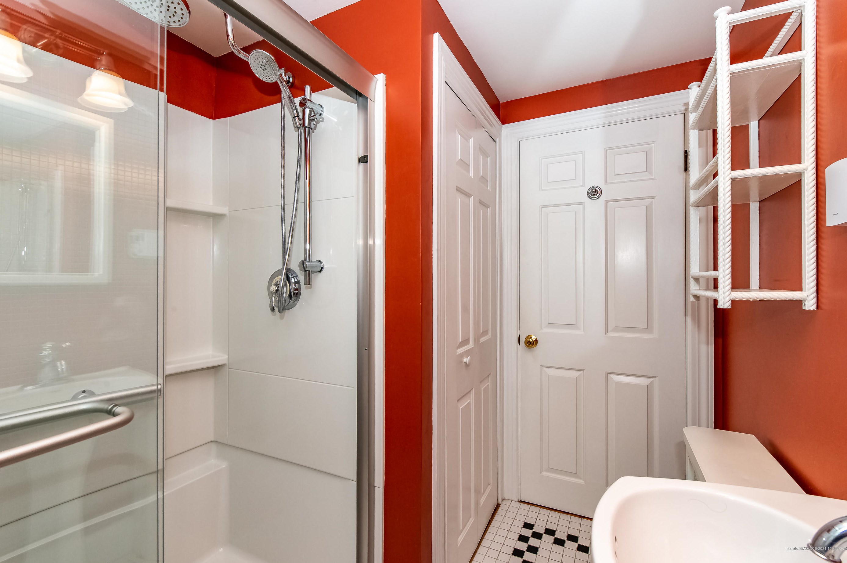 40 Scamman St, Portland ME  04106-4534 exterior