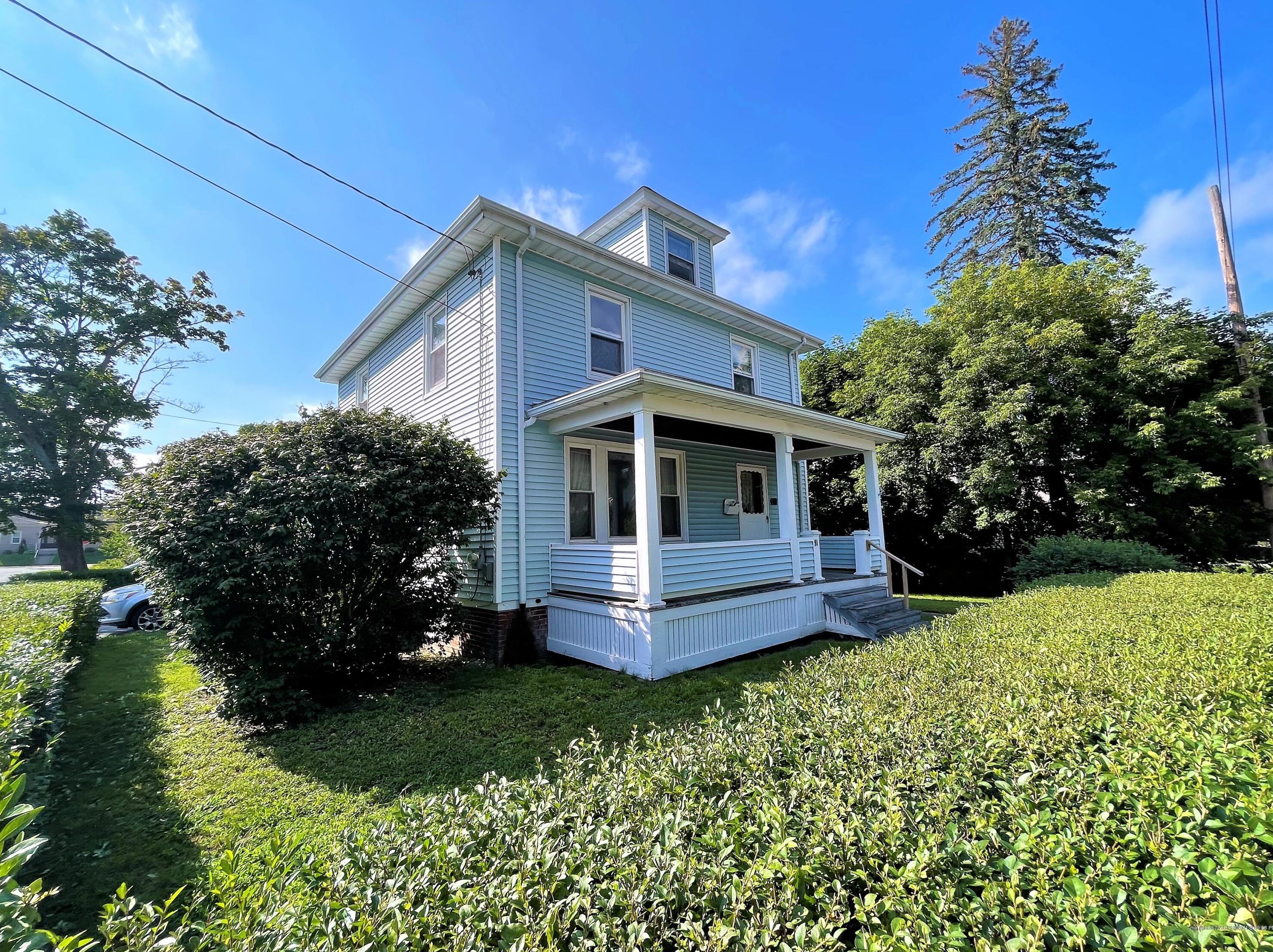 91 Pleasant St, Westbrook ME  04092-4028 exterior