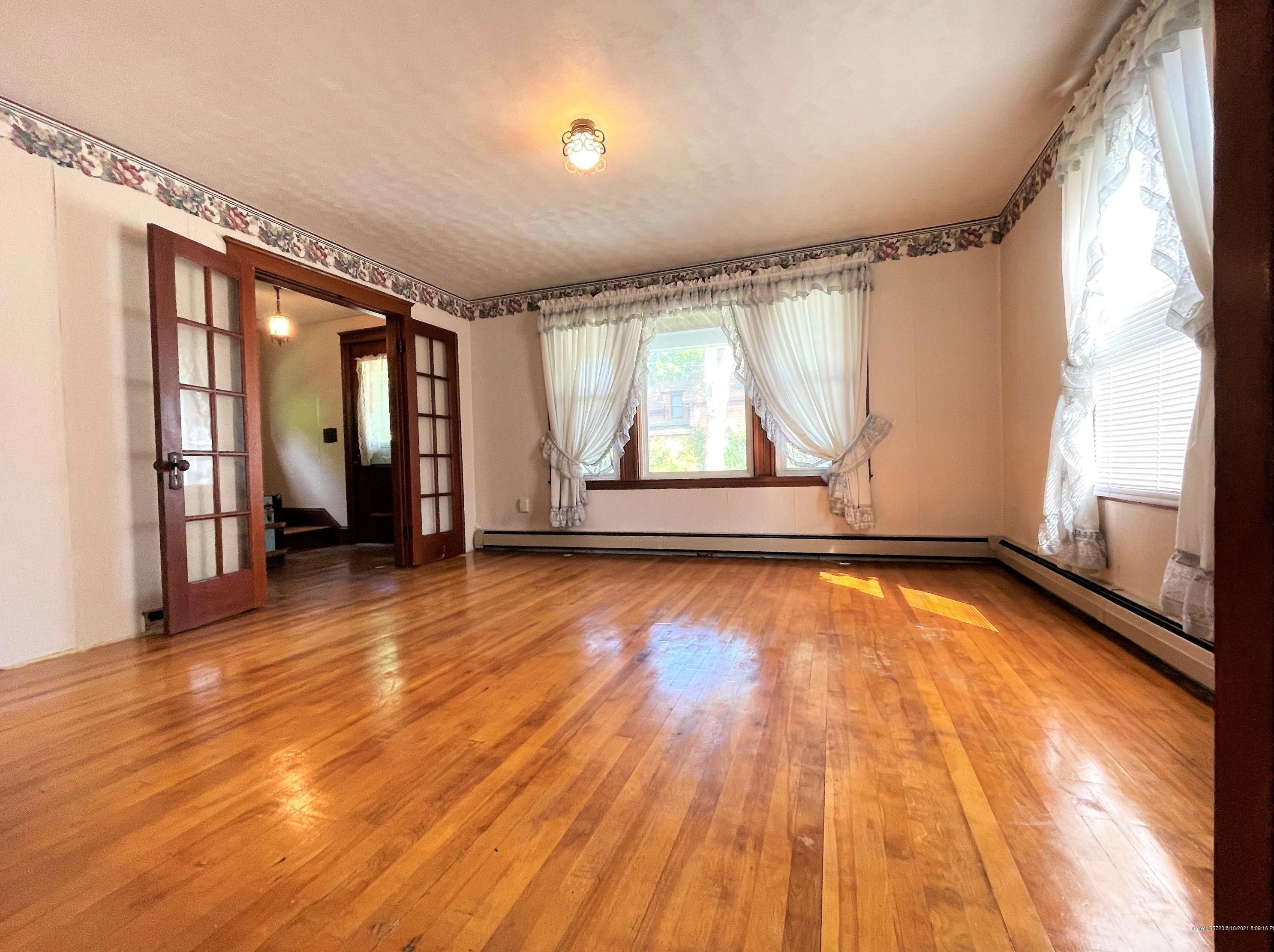 91 Pleasant St, Westbrook ME  04092-4028 exterior