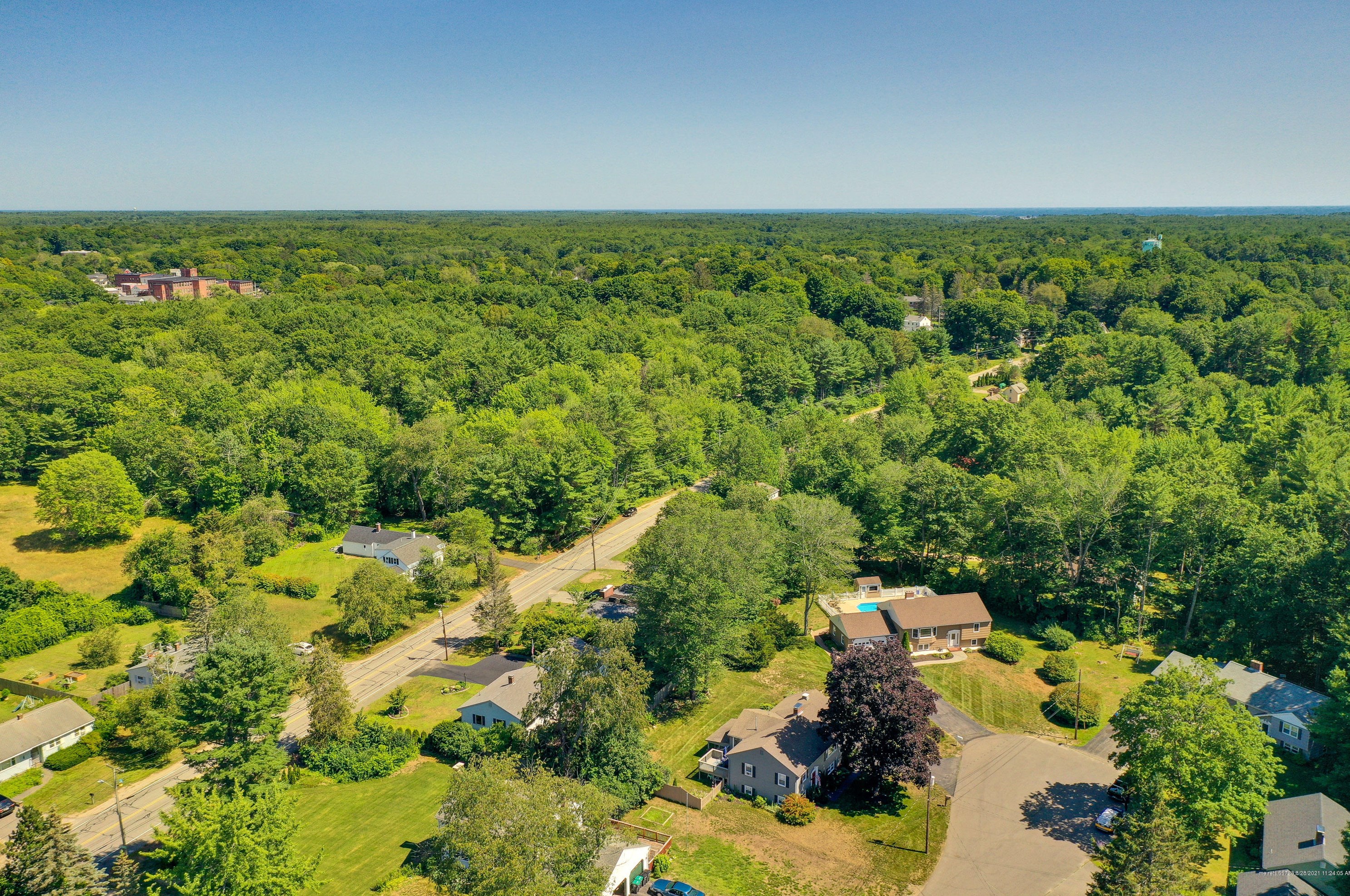 4 Forest Ln, Kennebunk ME  04043-6919 exterior