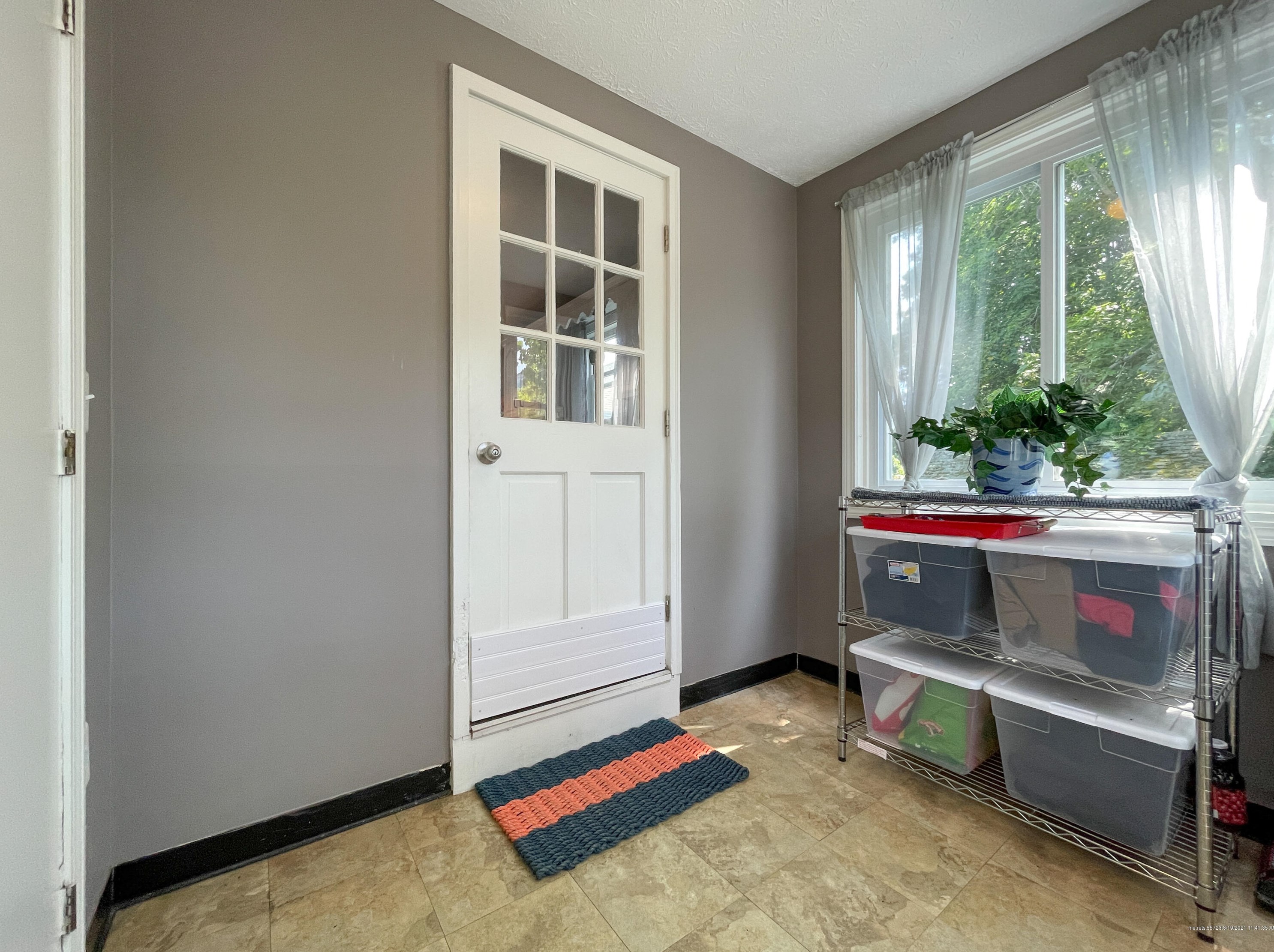 76 Keswick Rd, Portland ME 04106-5337 exterior
