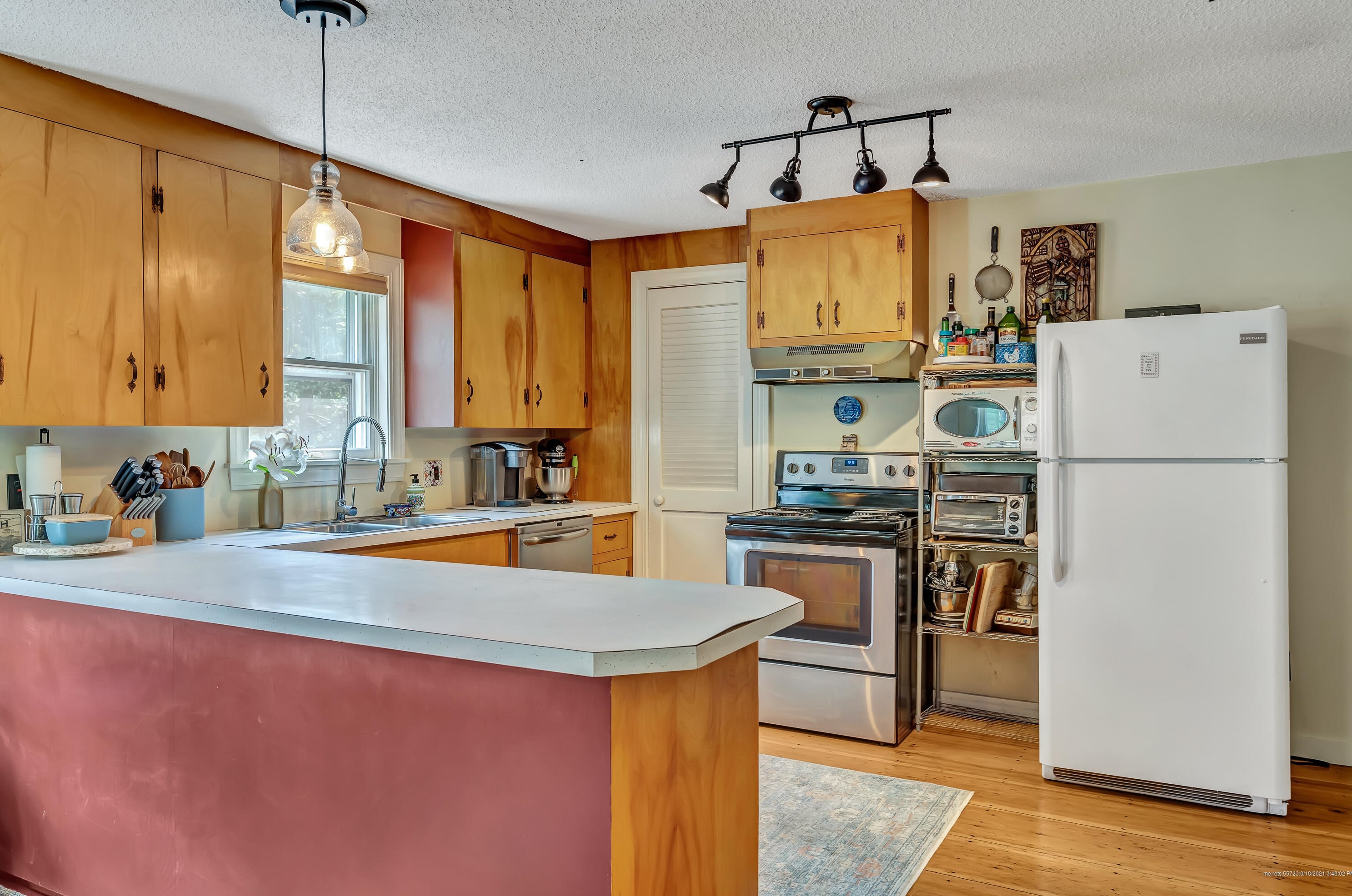 413 Biscay Rd, Damariscotta ME  04543-4225 exterior