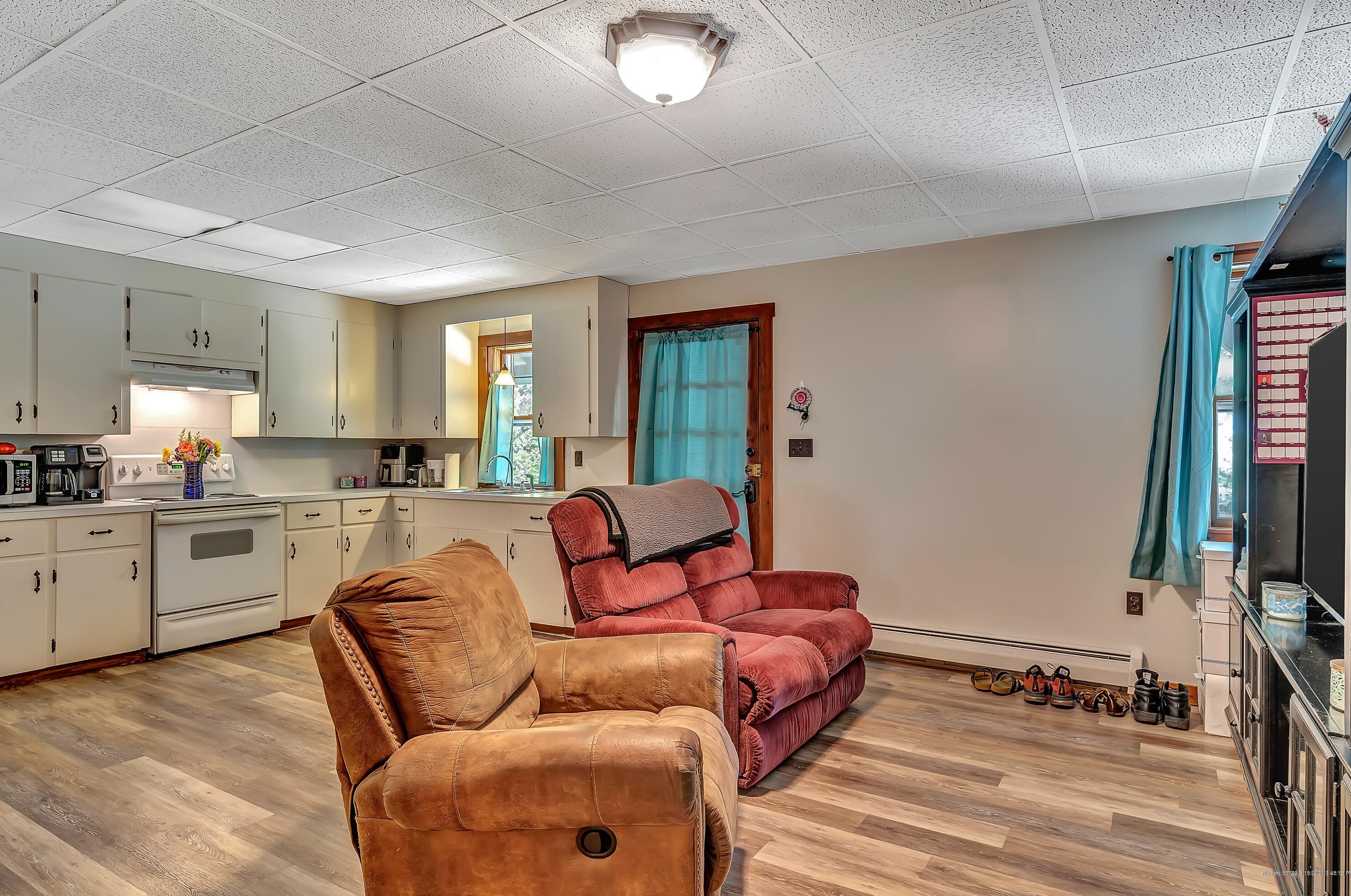 413 Biscay Rd, Damariscotta ME  04543-4225 exterior