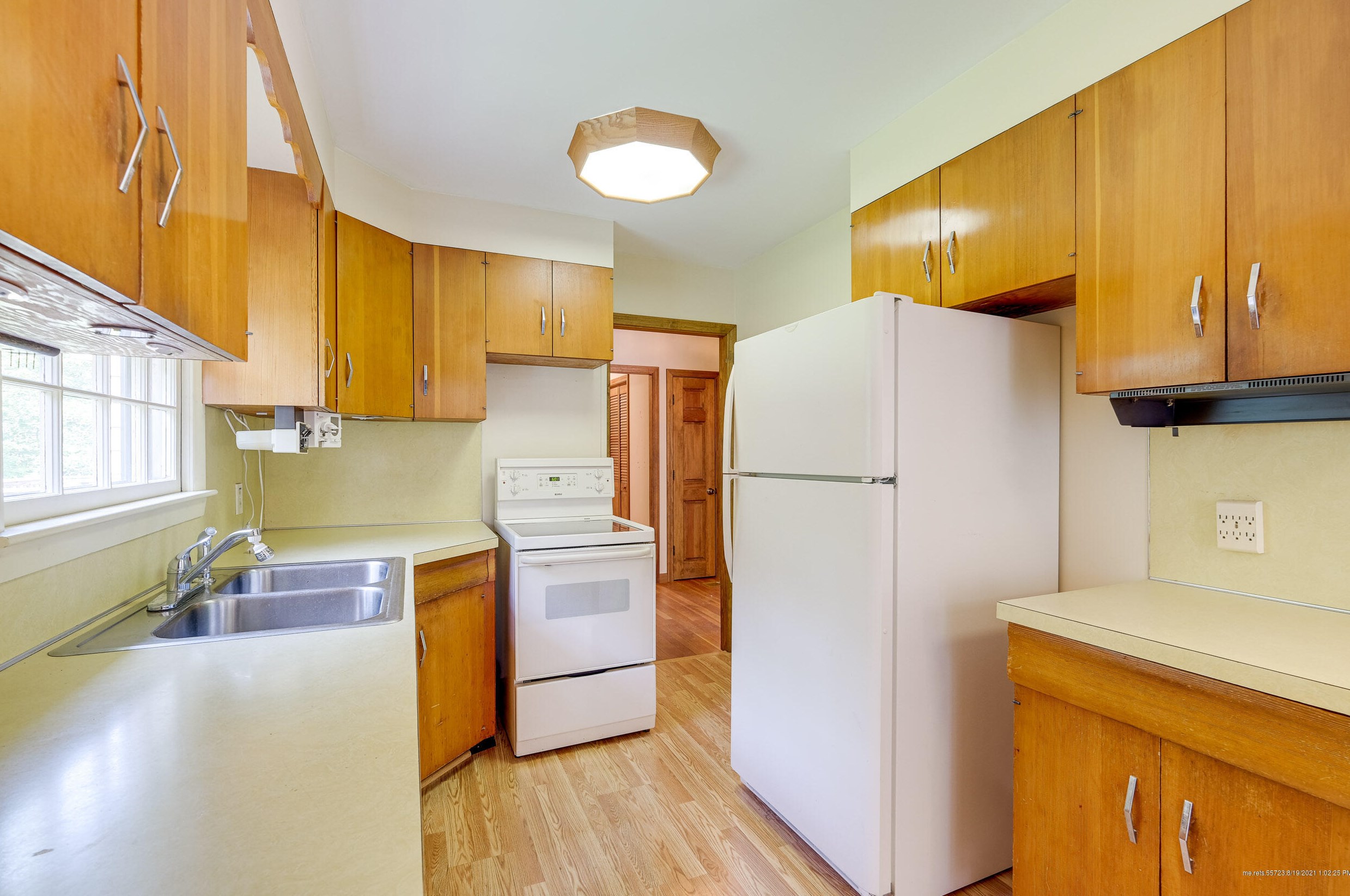 9 Rockwood Ter, Portland ME  04105-1827 exterior