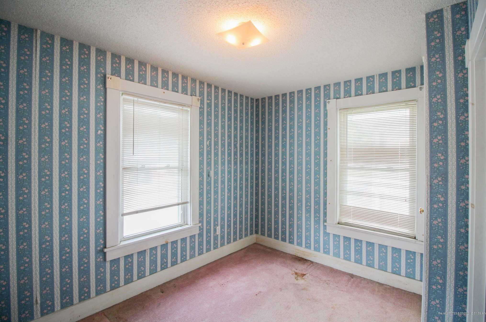 25 Thatcher St, Bangor ME  04401-6817 exterior