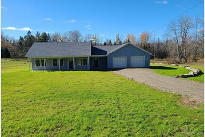 1090 Hudson Road - Photo 1
