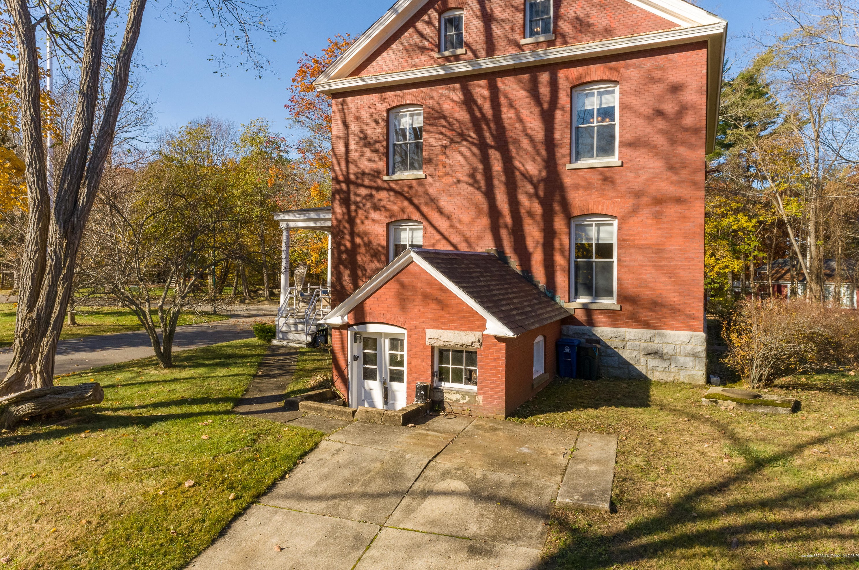 23 Mckinley Ct, Portland ME 04109 exterior