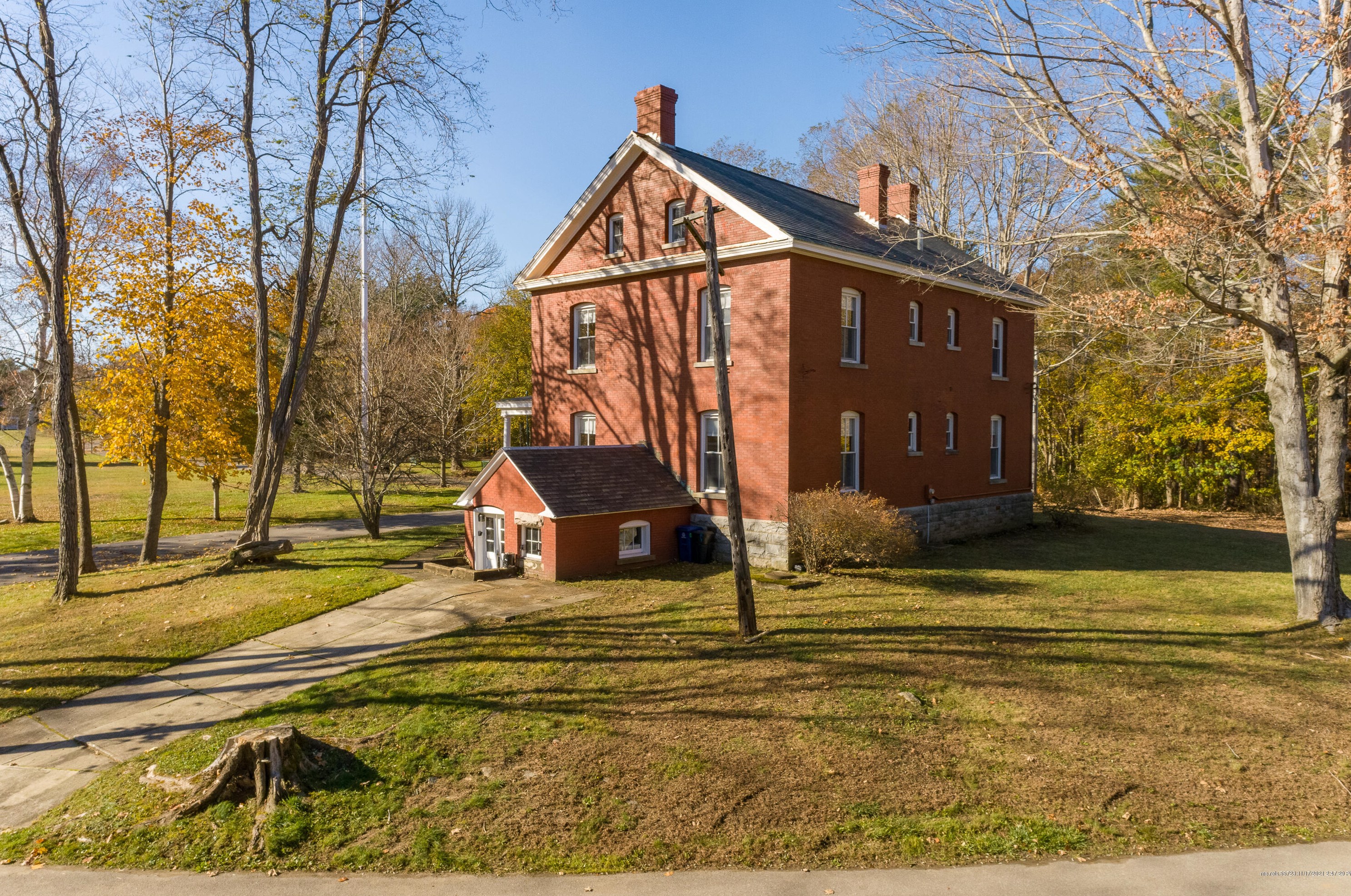 23 Mckinley Ct, Portland ME 04109 exterior