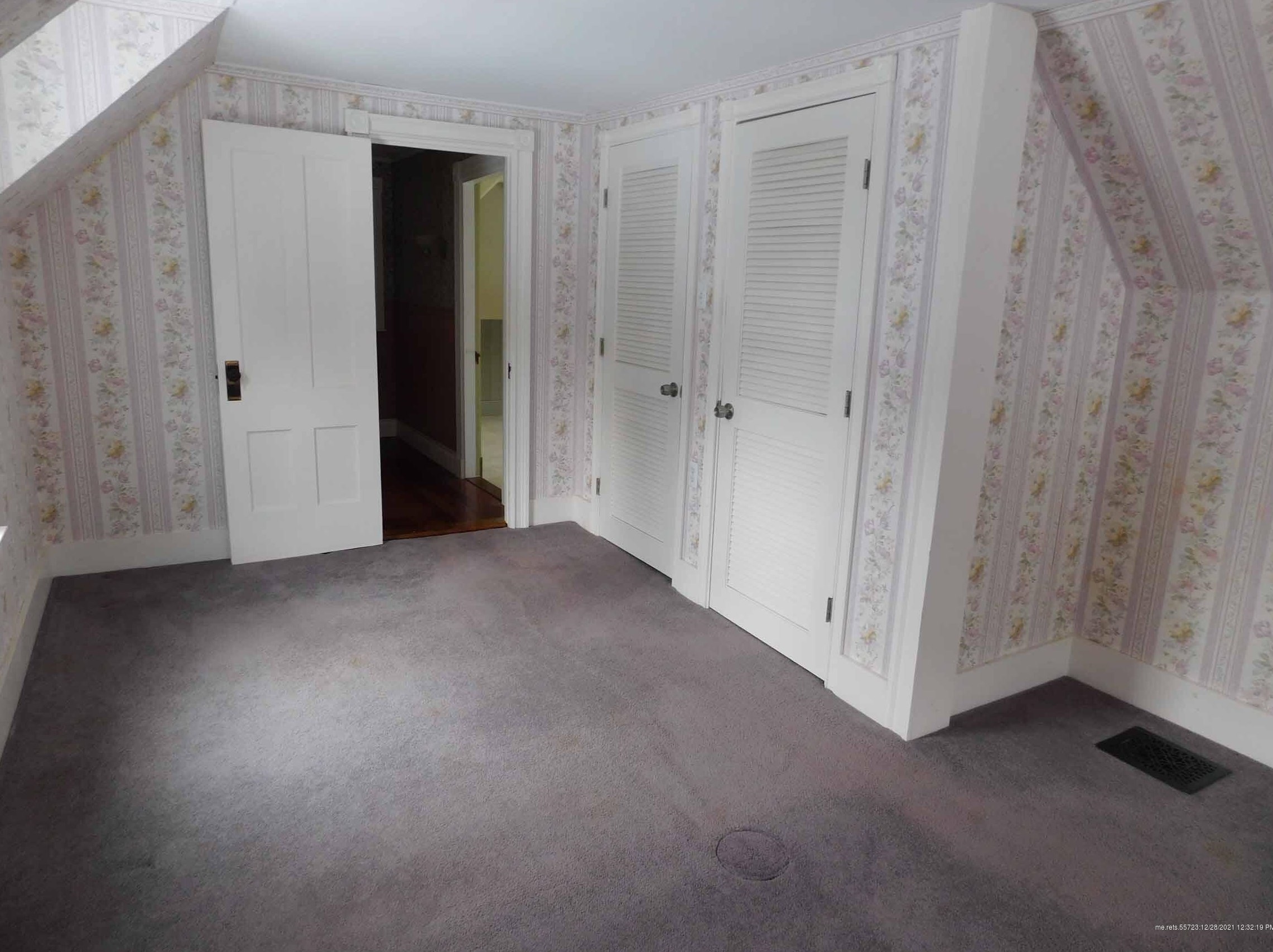 13 Fairview Ave, Sebec ME 04426-1369 exterior