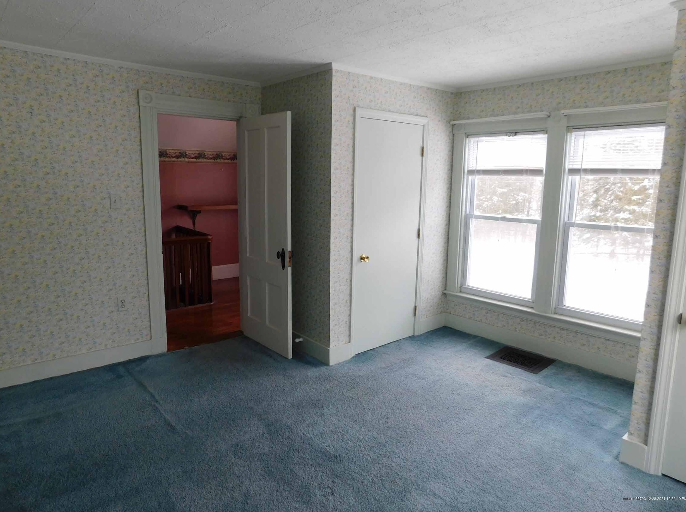 13 Fairview Ave, Sebec ME 04426-1369 exterior