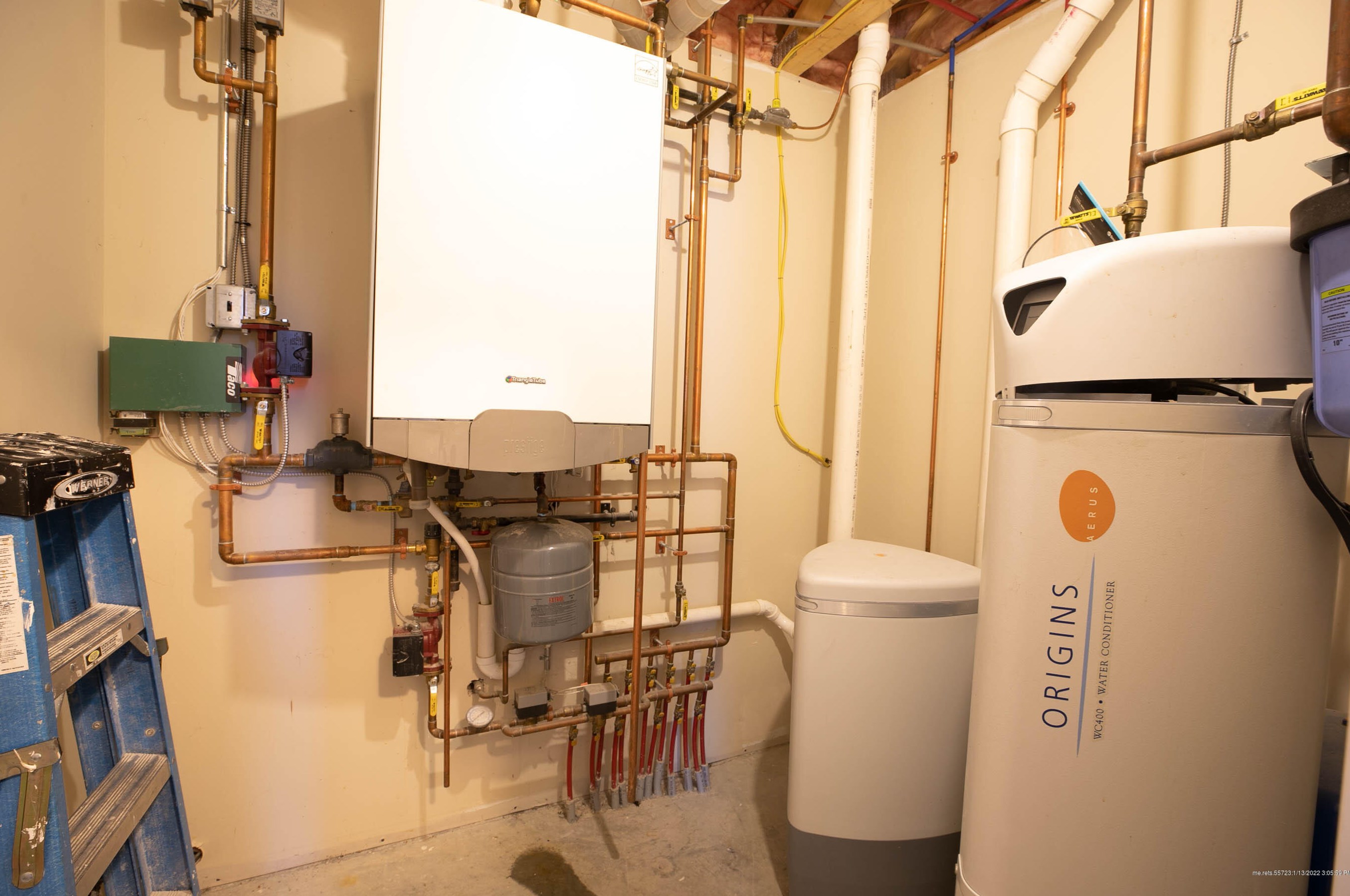 8 Madison Dr, Levant ME 04456-4574 exterior