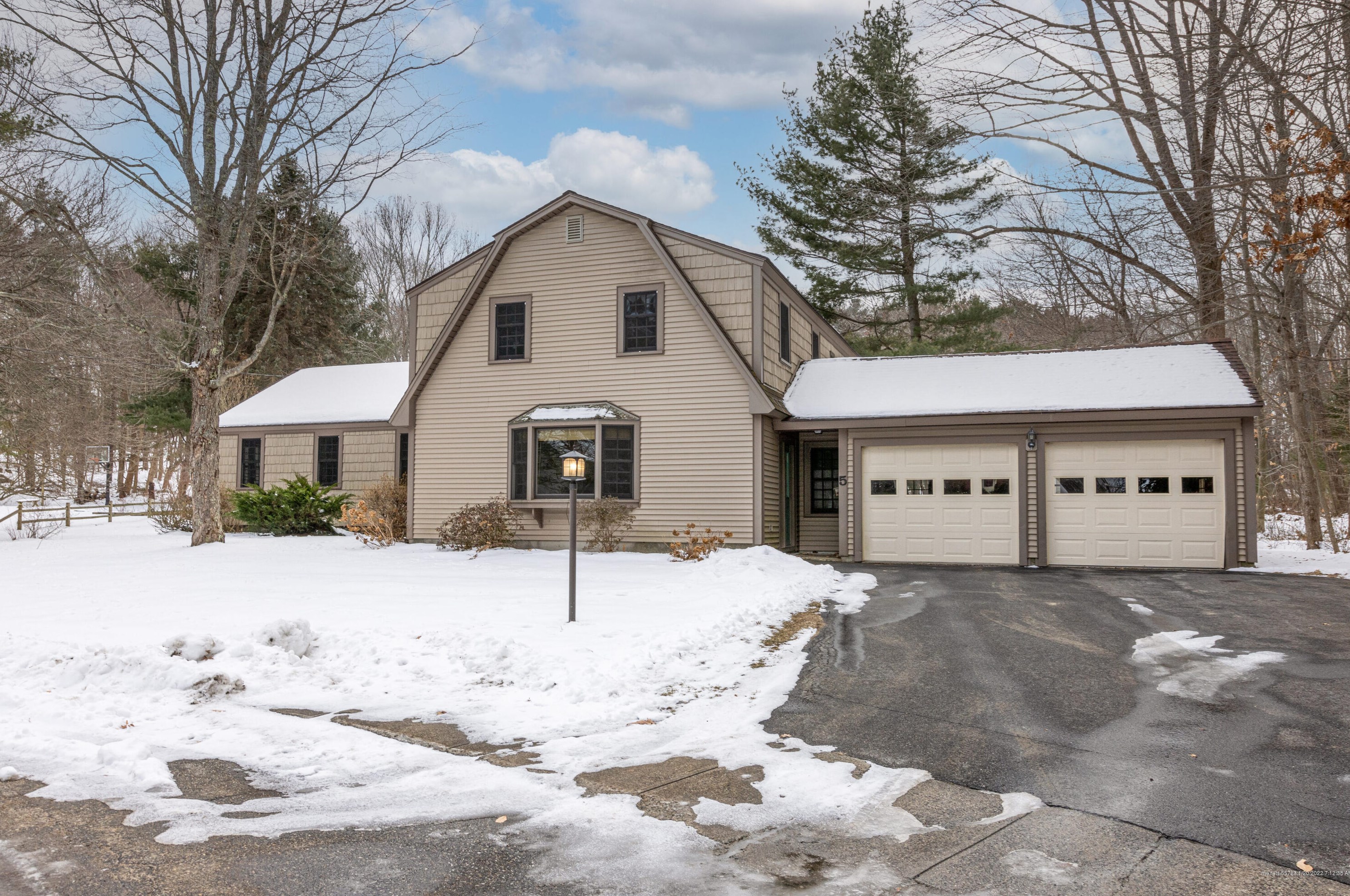 5 Whitworth Dr, Portland ME  04106-6548 exterior