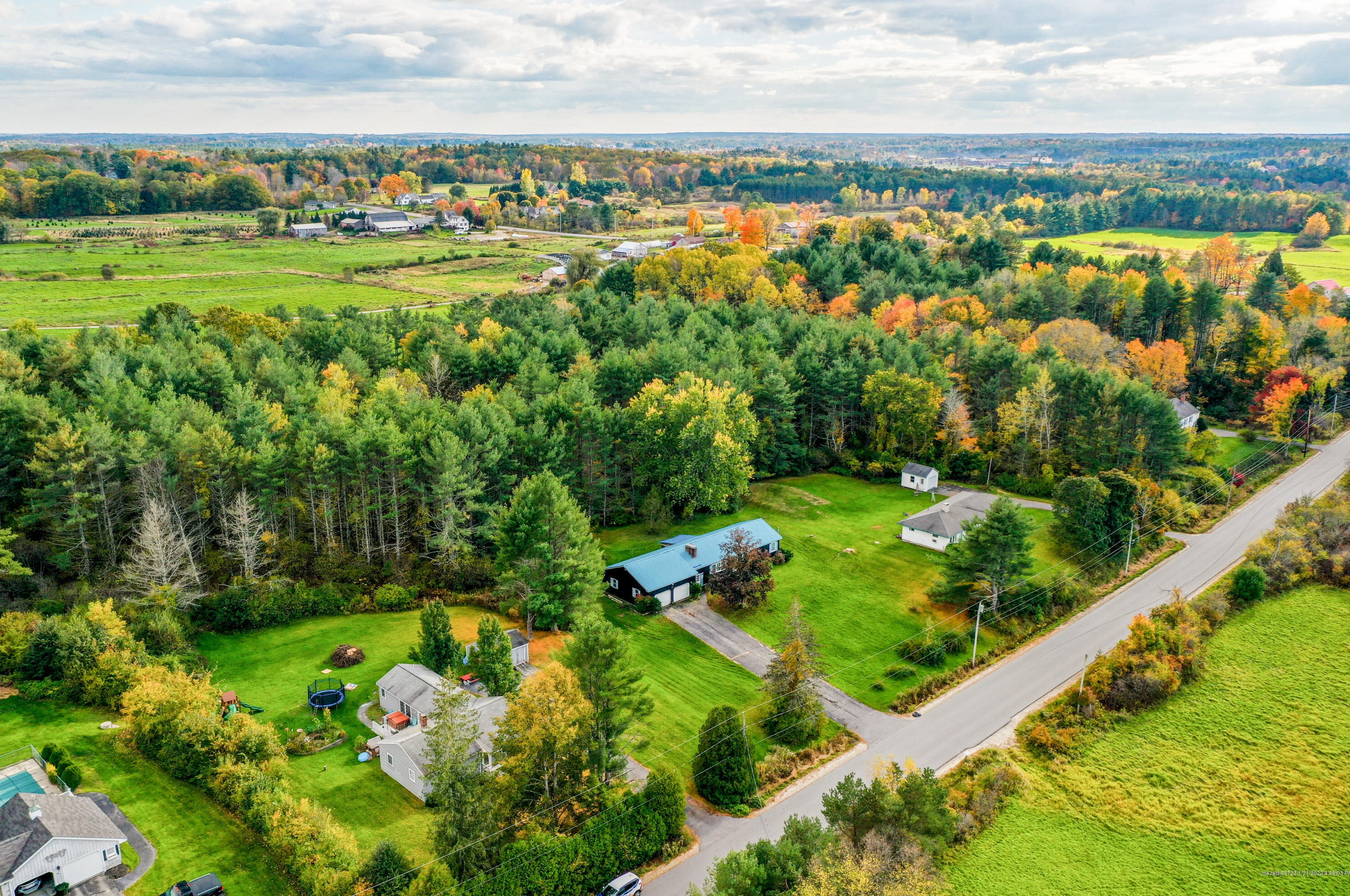 9 Alweber Rd, Windham ME 04062-4040 exterior