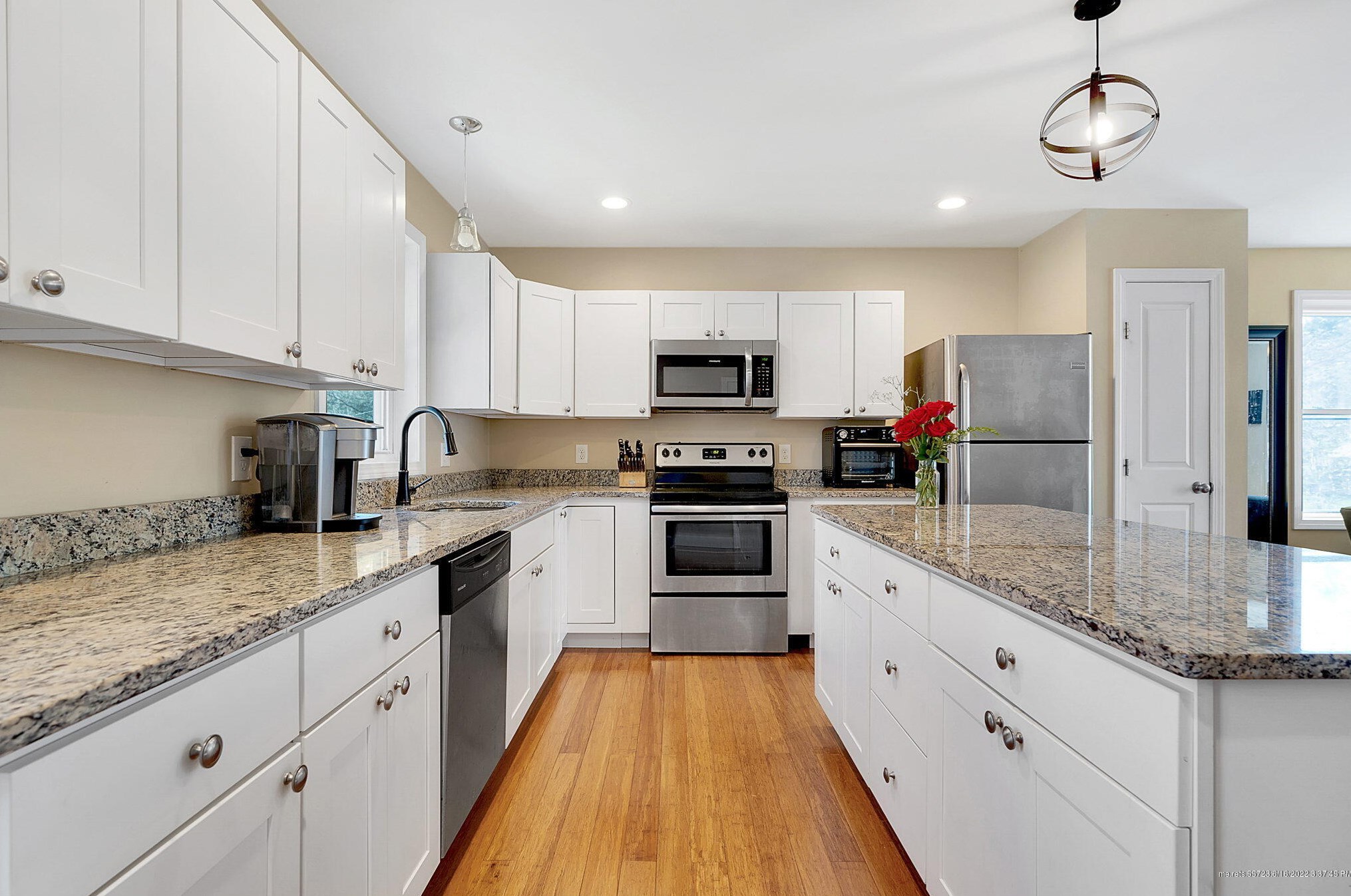 8 Vista Dr, Windham ME  04062-4439 exterior