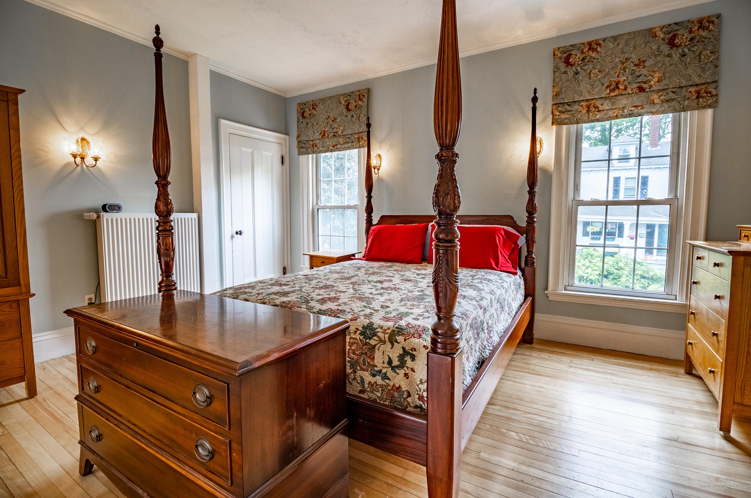 1 Prospect St, Auburn ME  04210-4625 exterior