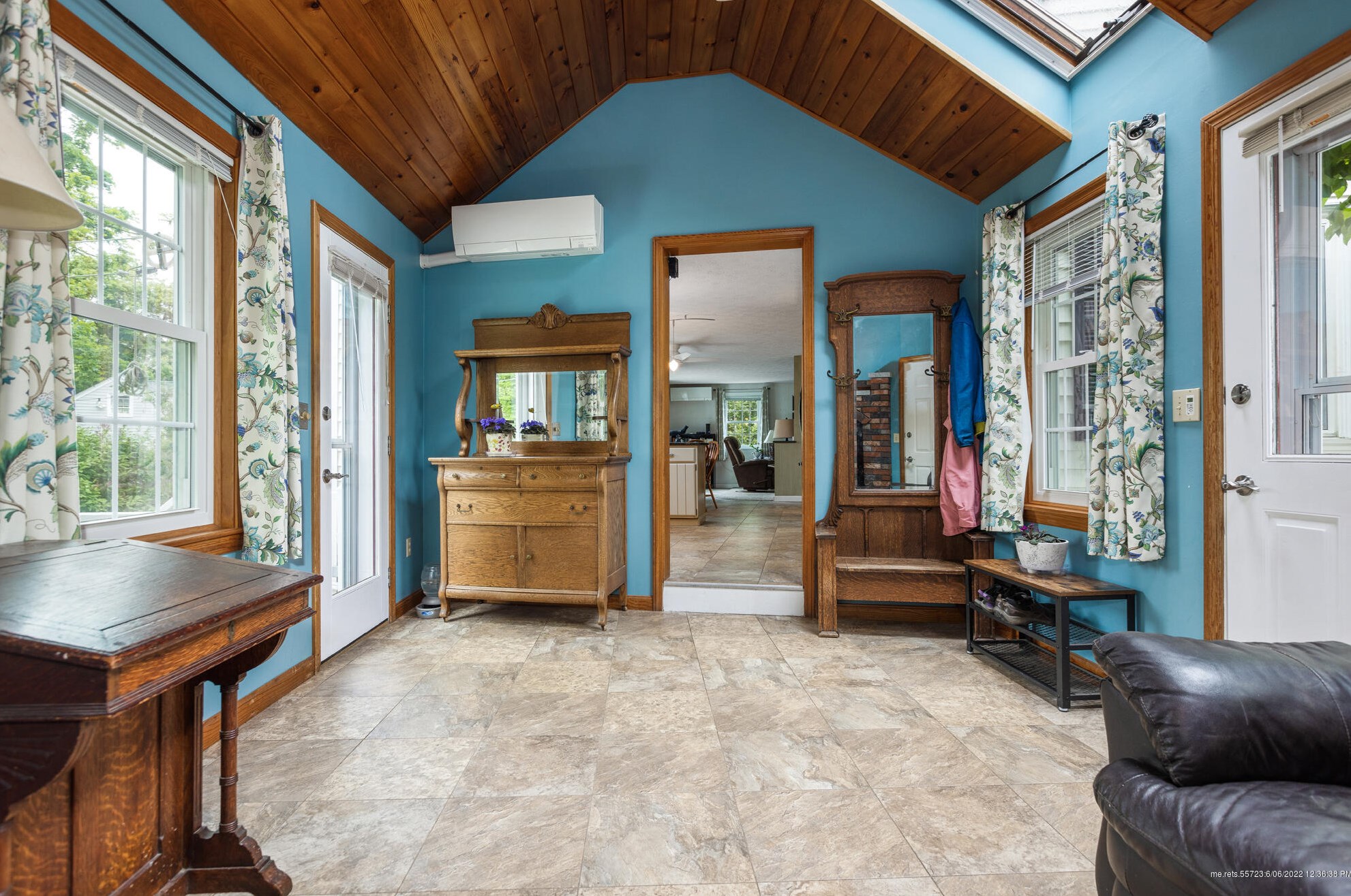 18 Bay View Dr, Portland ME 04103-4519 exterior