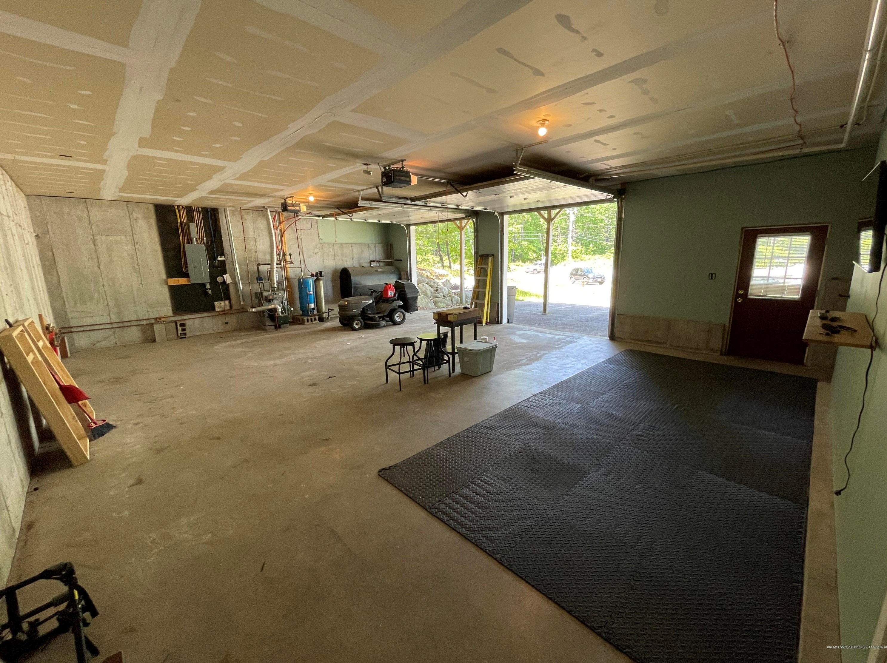 1029 Roosevelt Trl, Windham ME 04062-4816 exterior