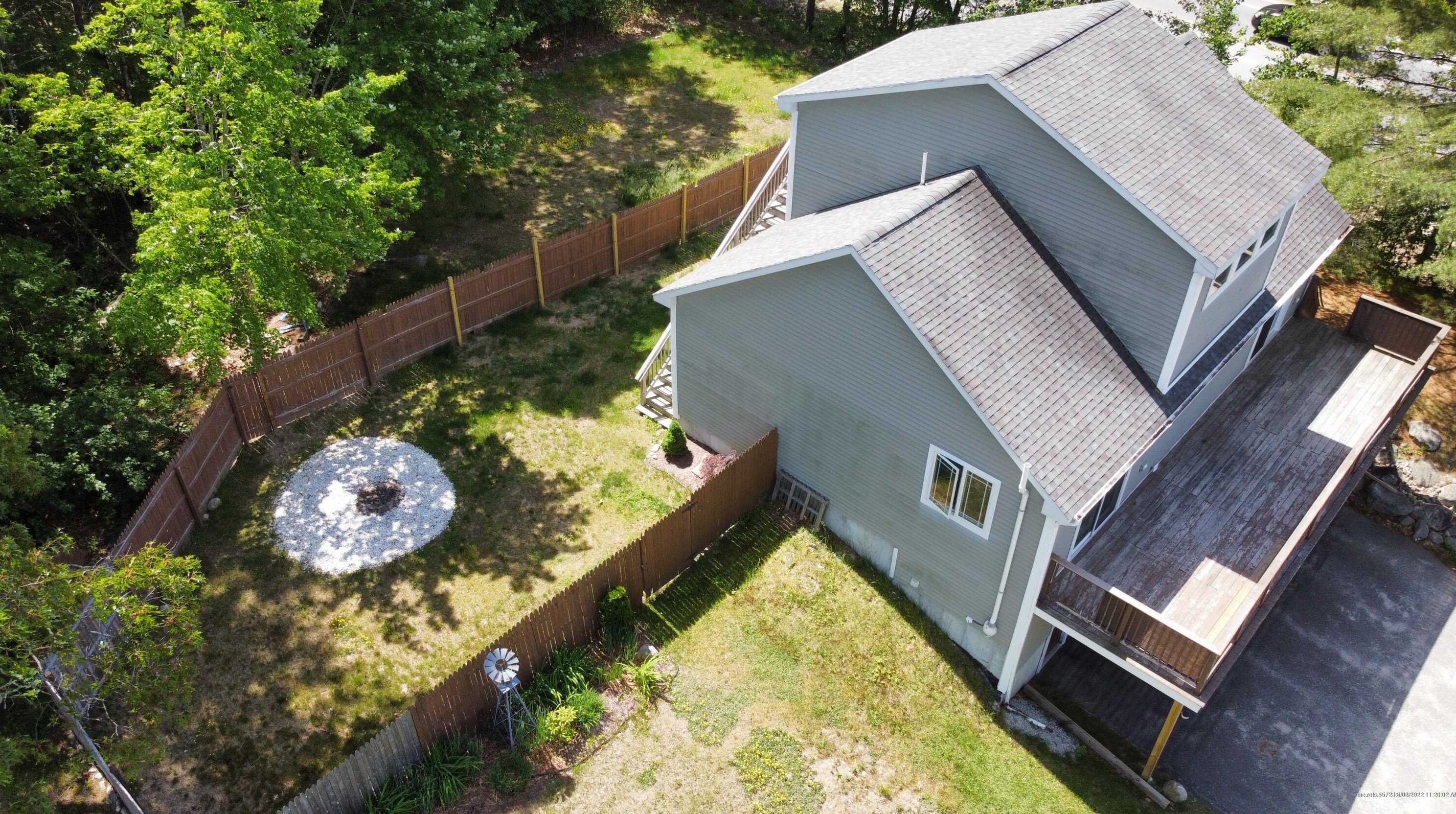 1029 Roosevelt Trl, Windham ME 04062-4816 exterior