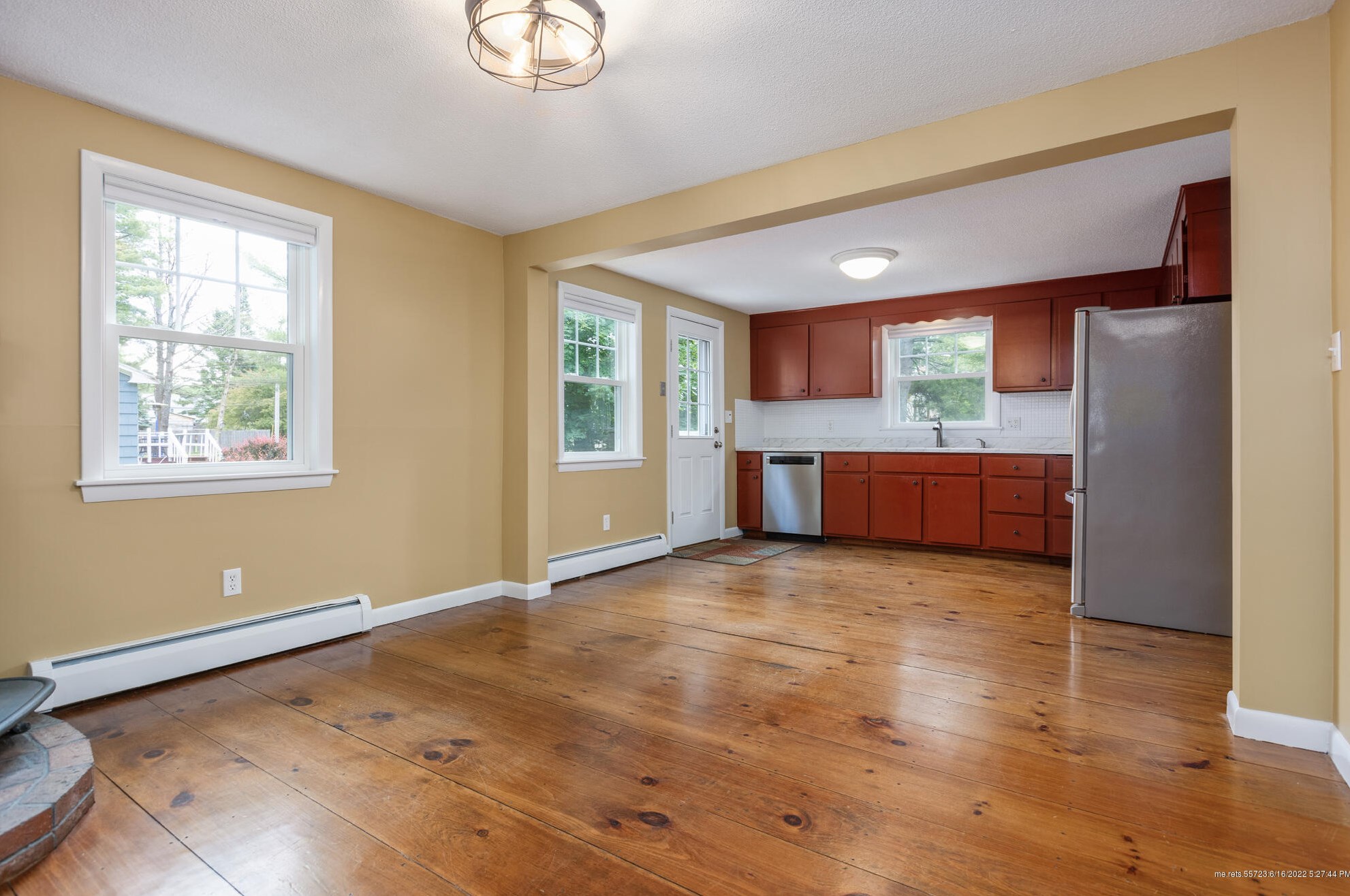 43 Constitution Dr, Westbrook ME  04092-4536 exterior