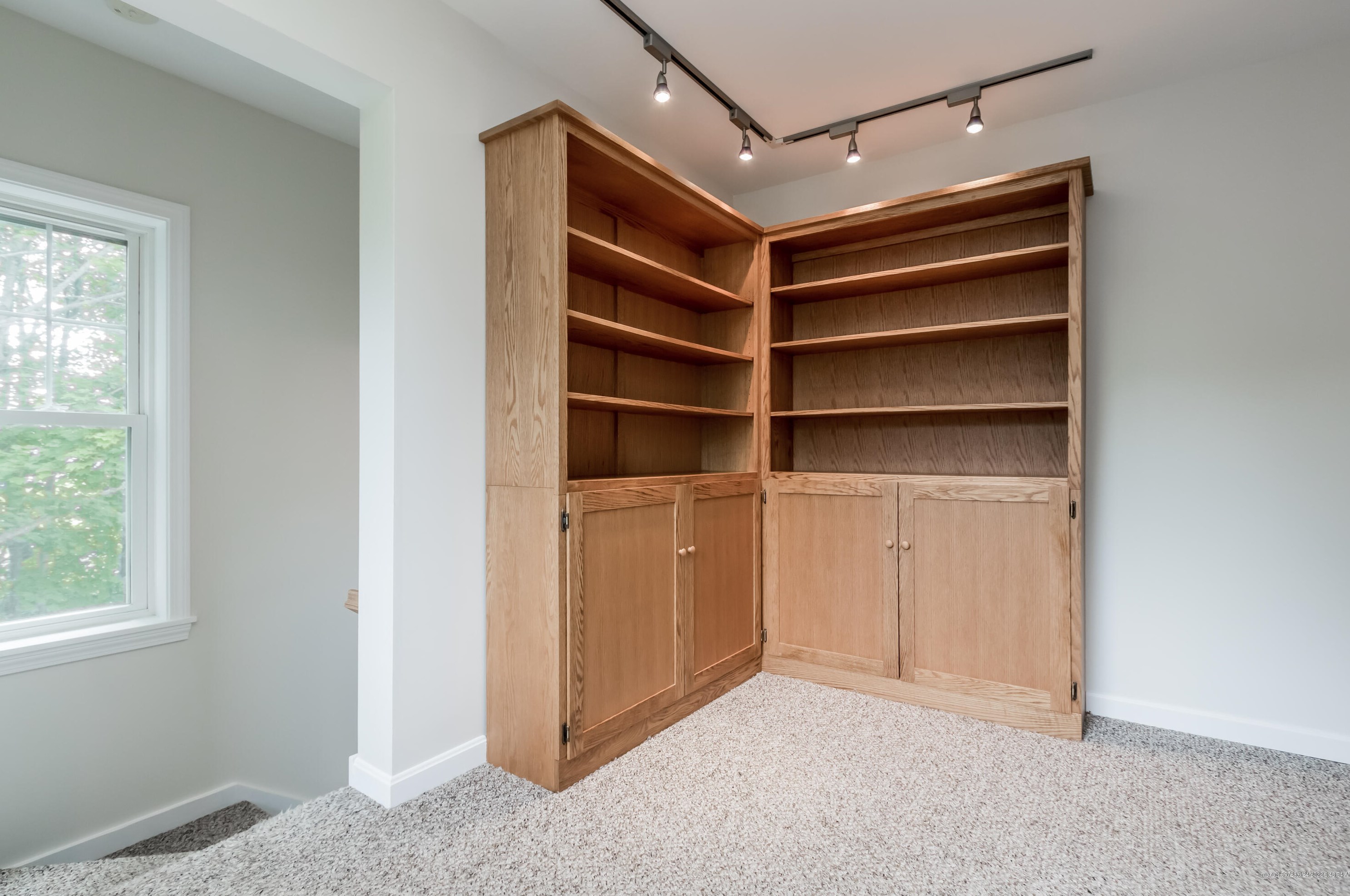 62 Longfellow Dr, Portland ME 04107-2231 exterior