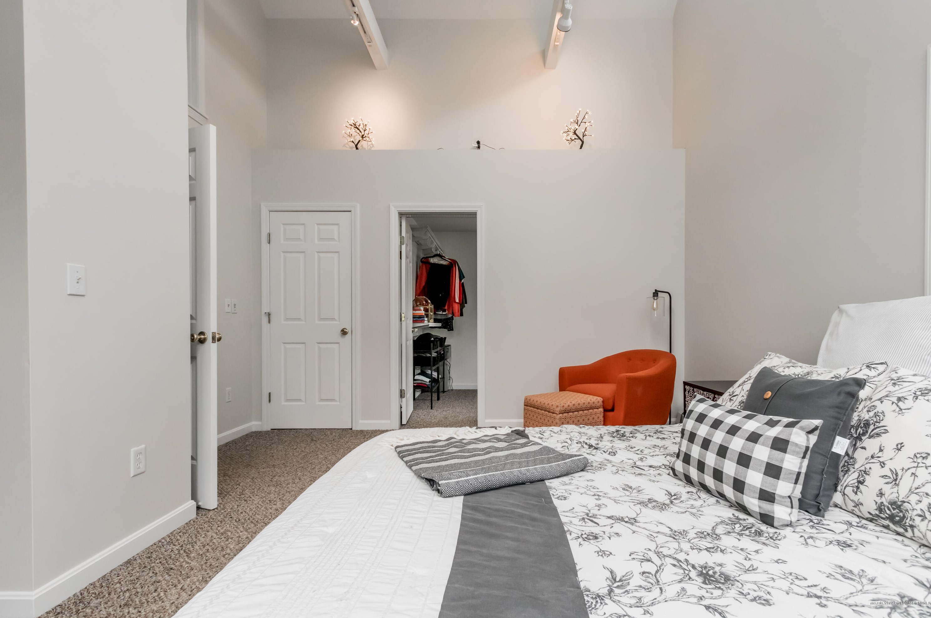 62 Longfellow Dr, Portland ME 04107-2231 exterior