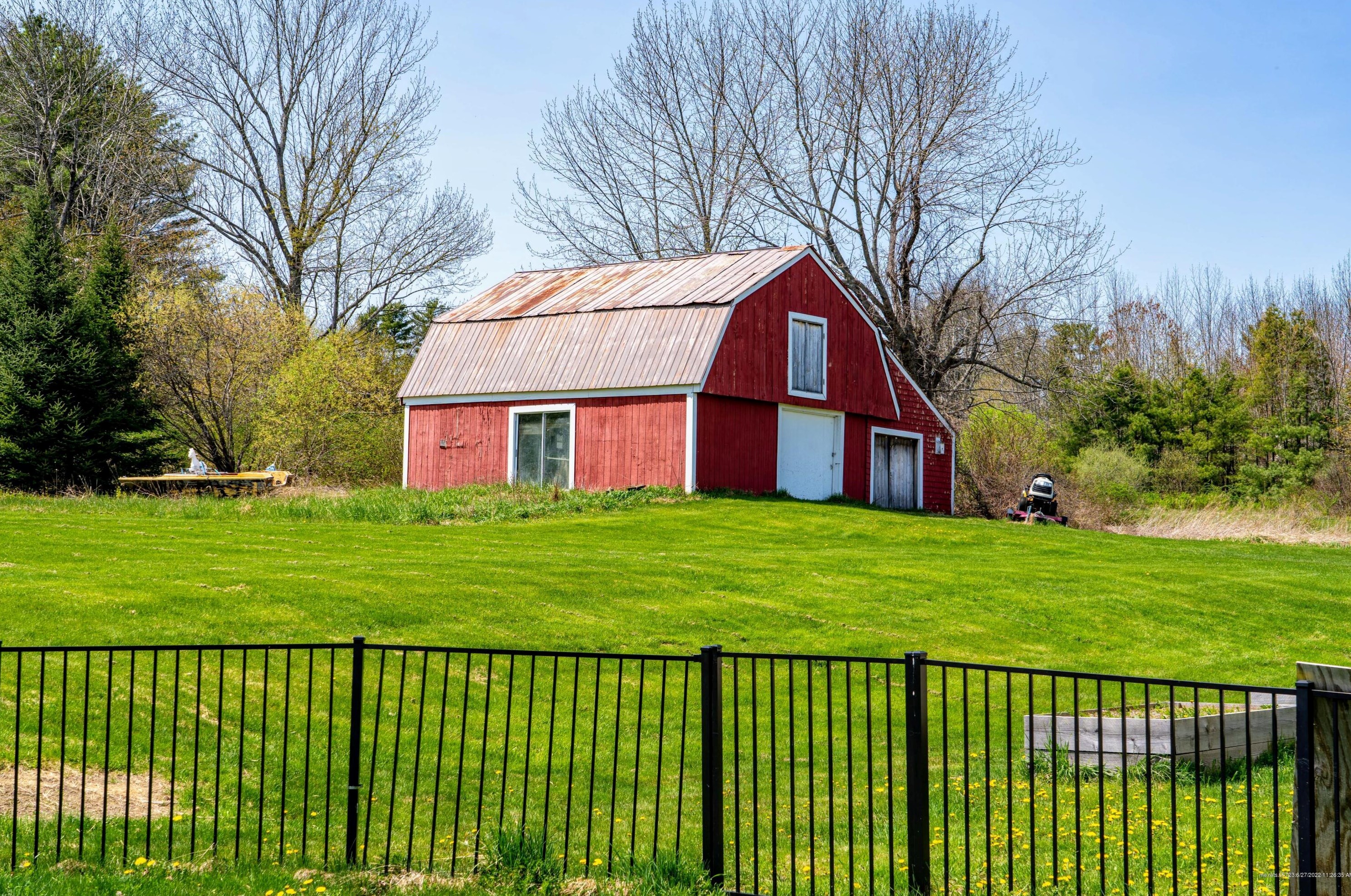 1512 Main St, Readfield ME  04355-4107 exterior