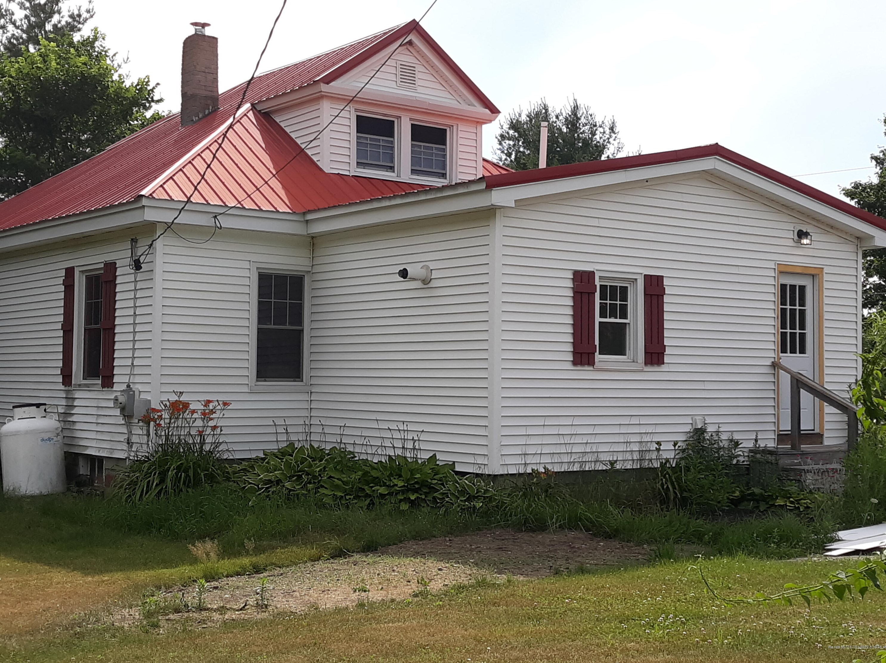 21 Newton Dr, Gorham ME  04038-1828 exterior