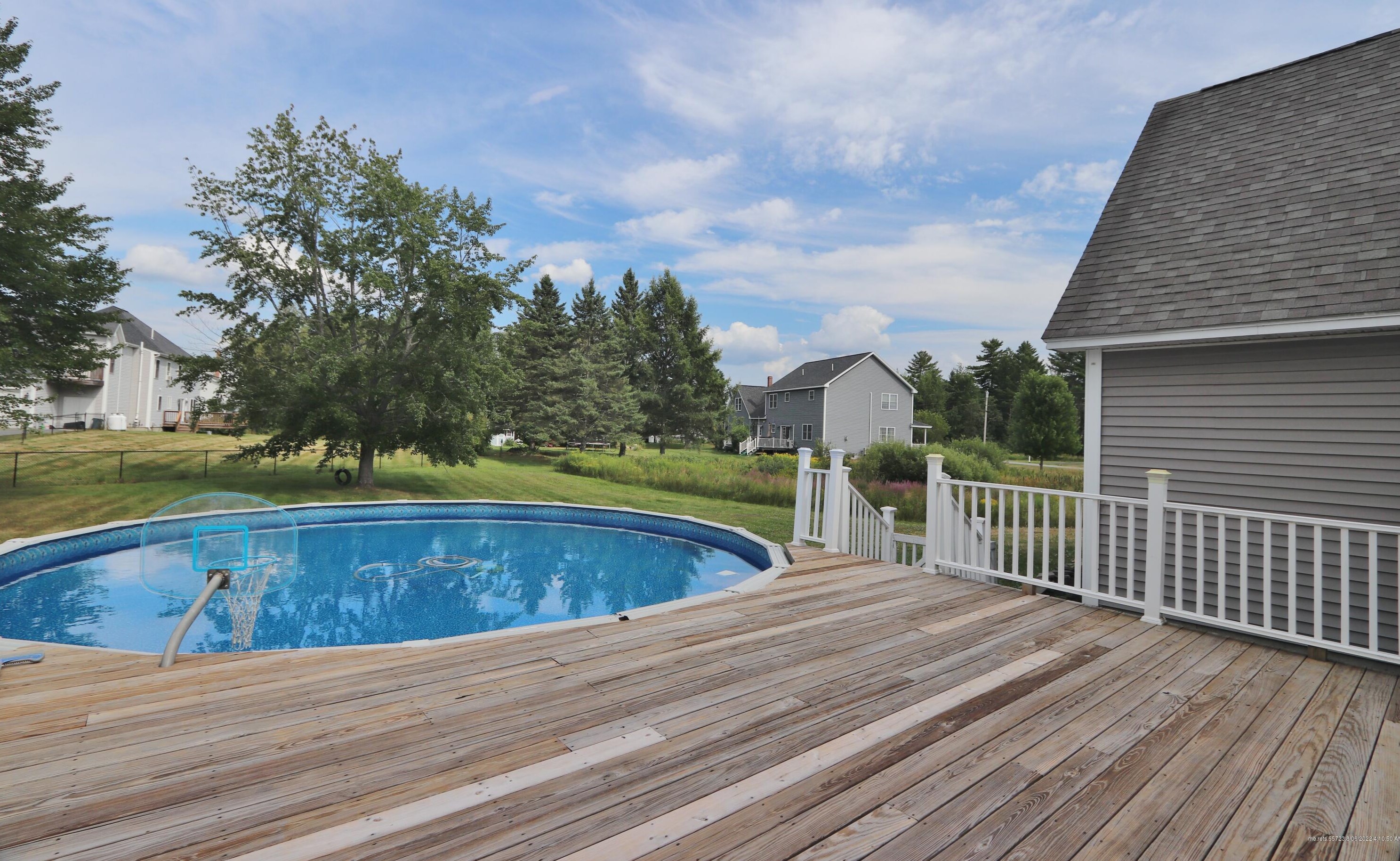 37 Constitution Ave, Newburgh ME  04444-1332 exterior