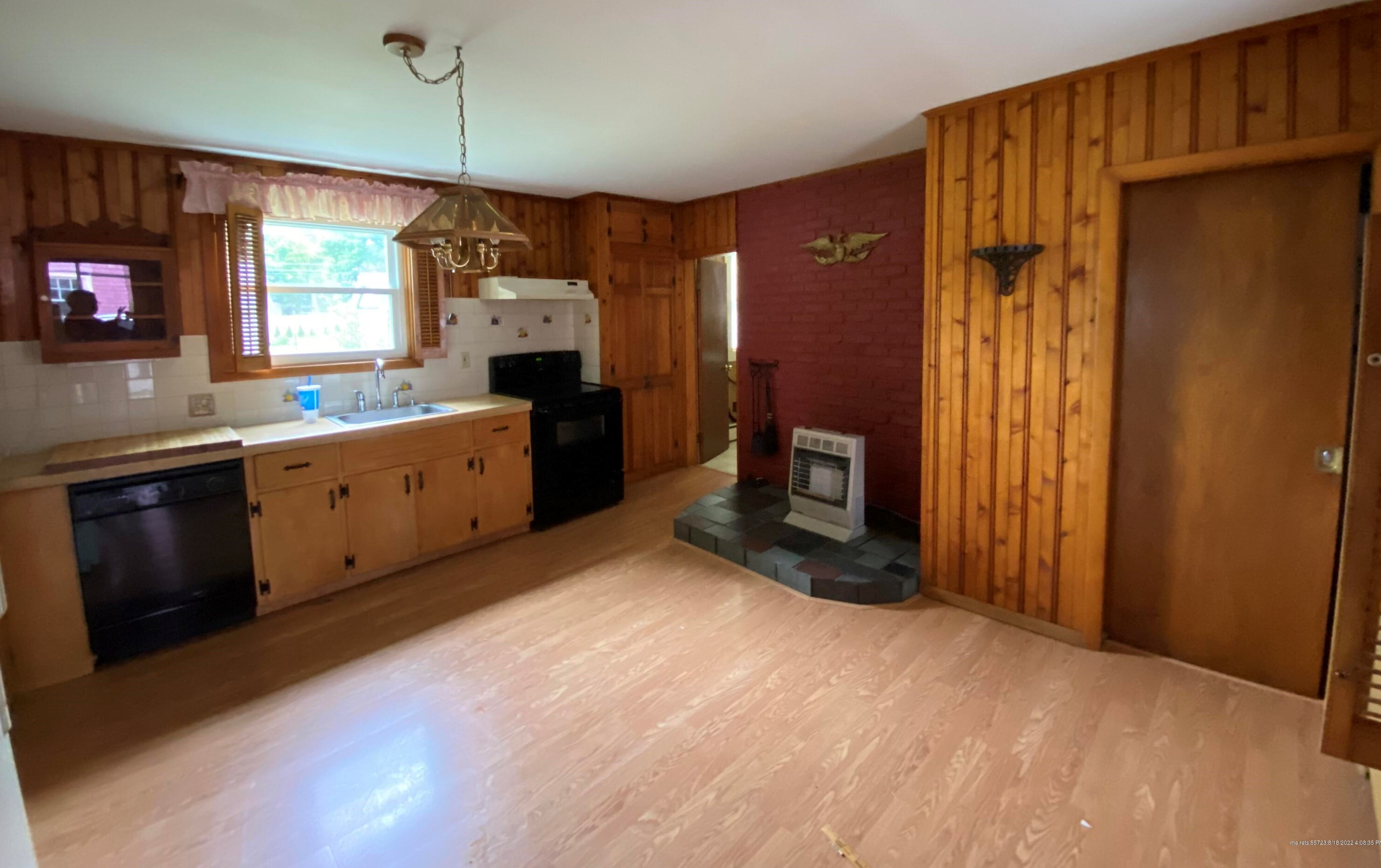 7 Winter St, Houlton ME  04730-2108 exterior