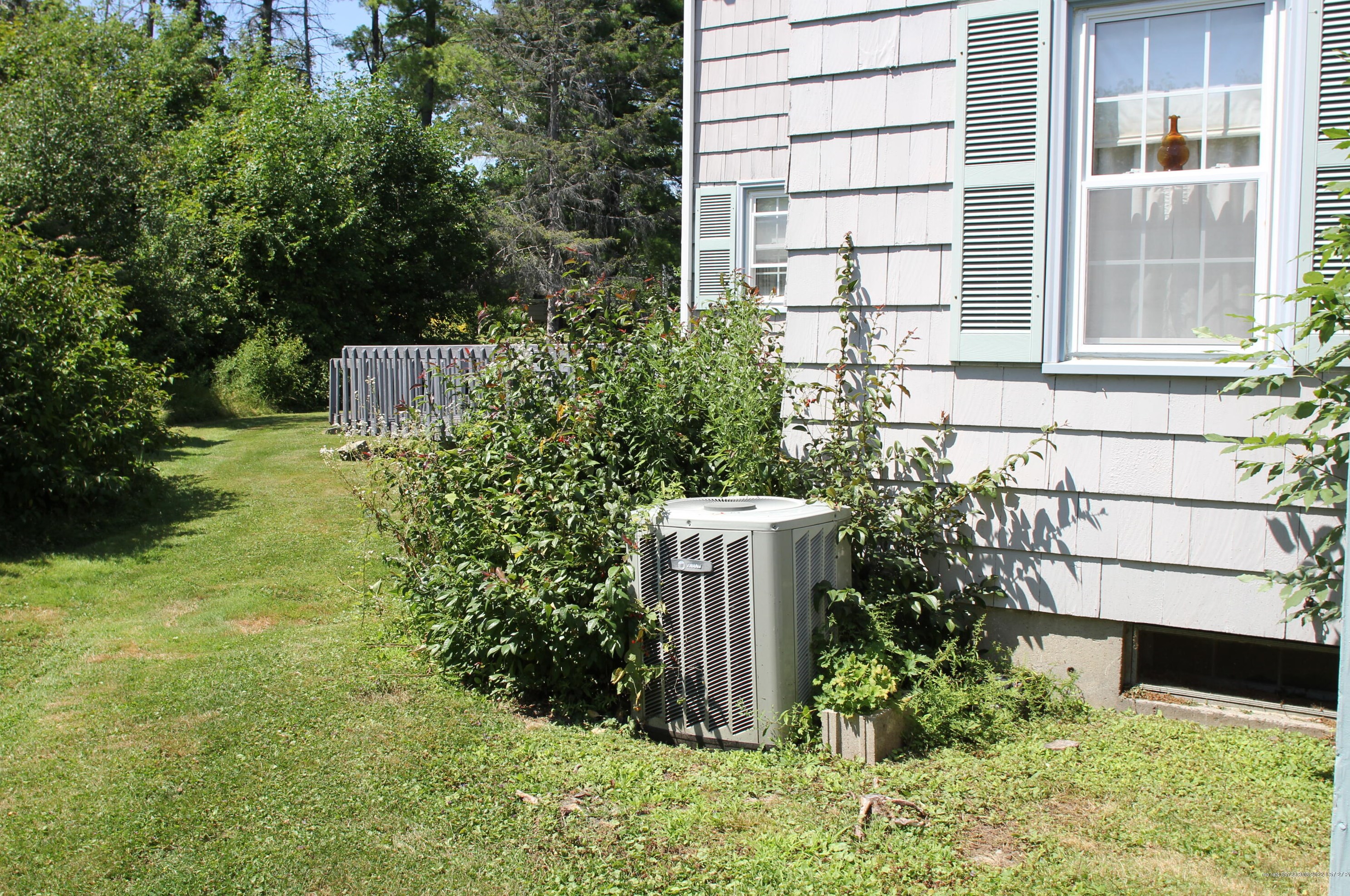 8 Riverside Dr, Waterville ME  04901-0047 exterior