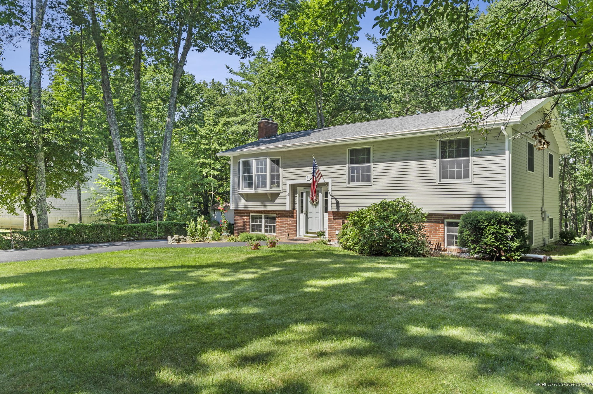 27 Collinwood Cir, Windham ME  04062-5158 exterior