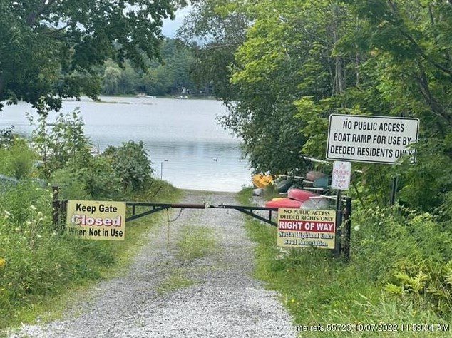 44 Vista Dr, Windham ME  04062-4440 exterior