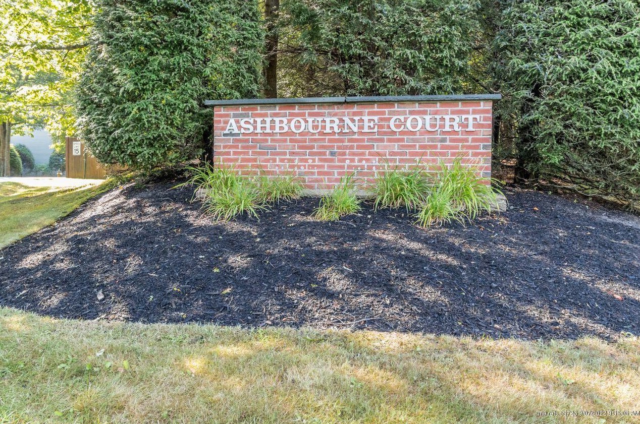 7 Ashbourne Ct, Portland ME  04106-6426 exterior
