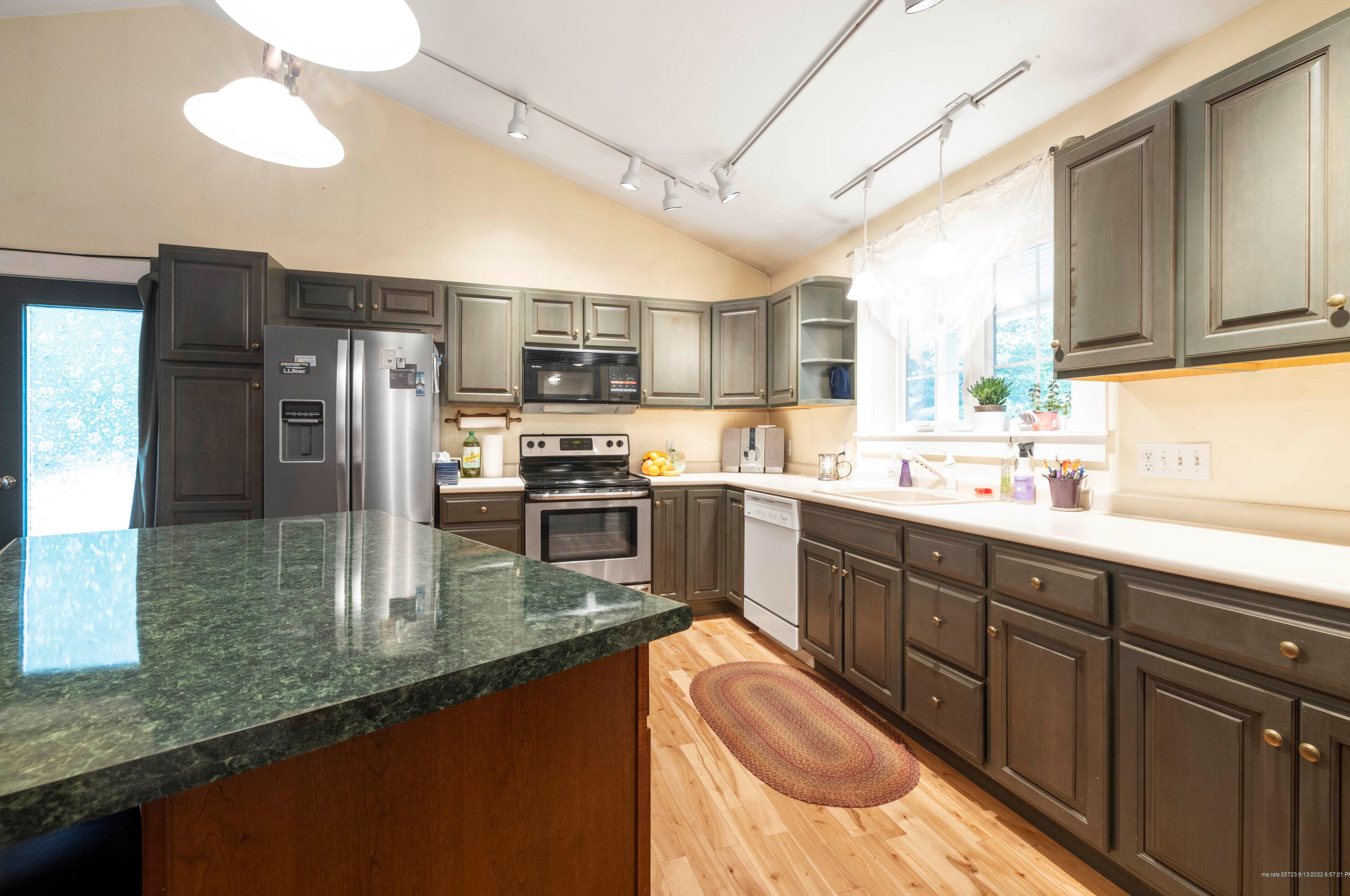 5 Hamilton Way, Limerick ME 04048-3834 exterior