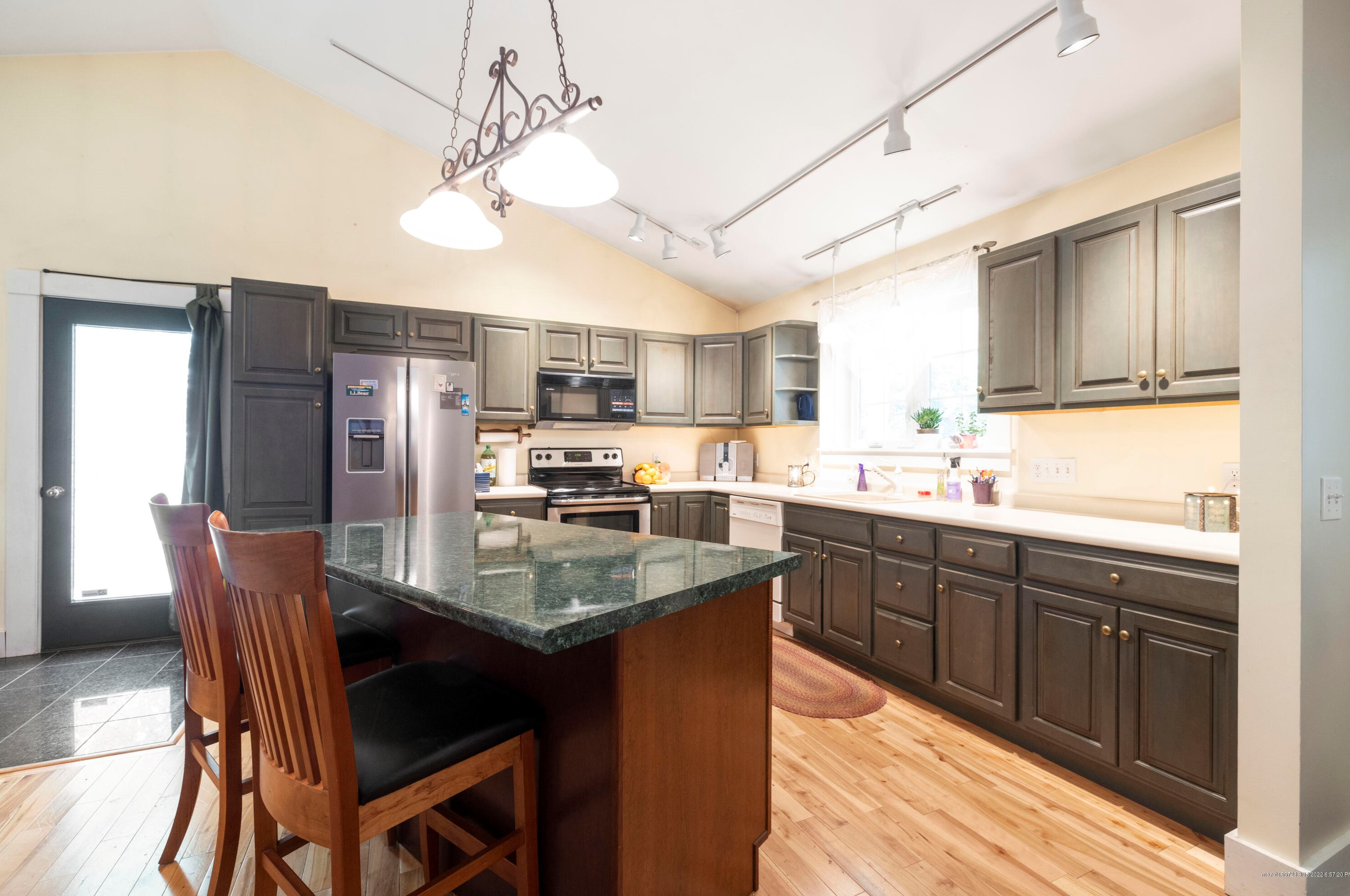 5 Hamilton Way, Limerick ME 04048-3834 exterior