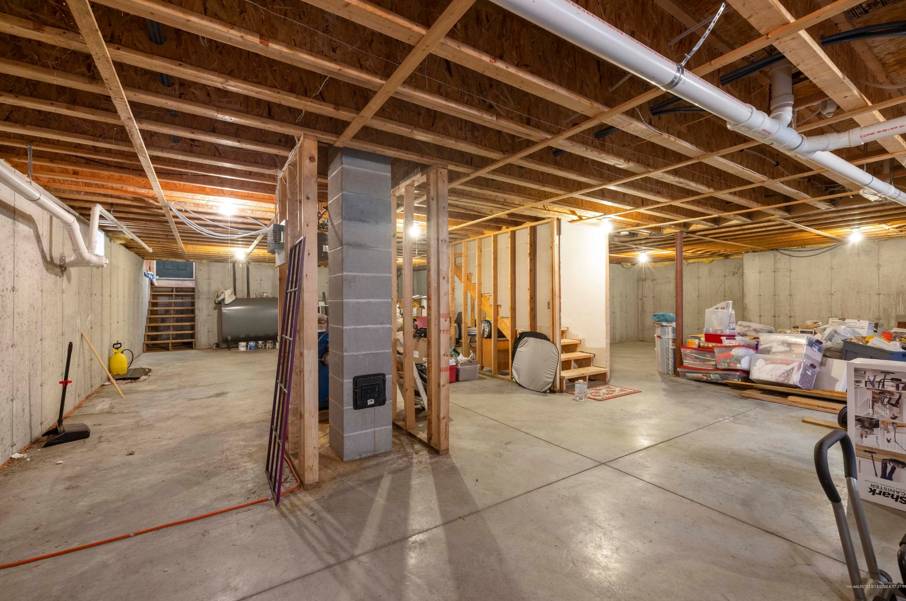 5 Hamilton Way, Limerick ME 04048-3834 exterior