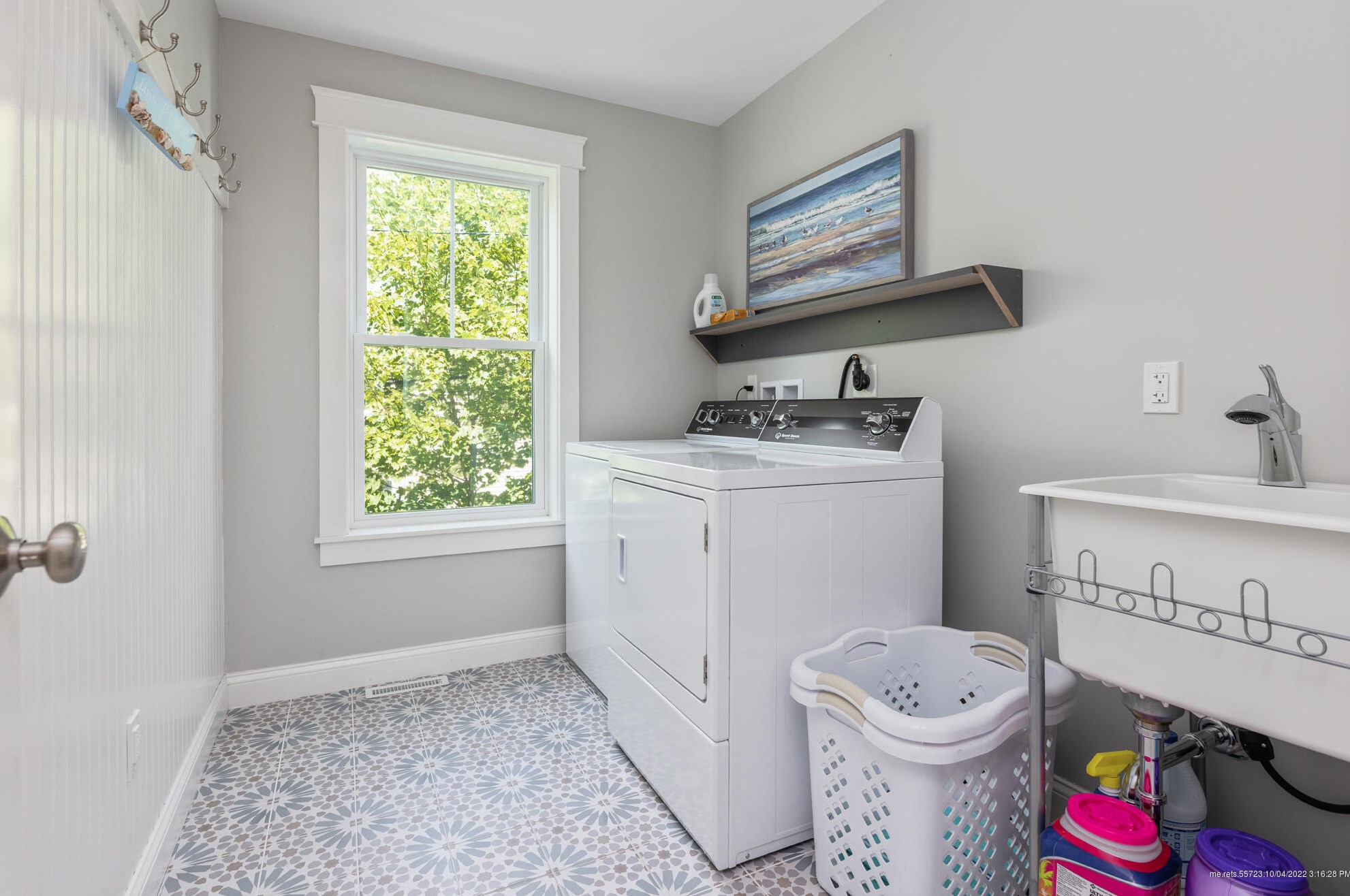 423 Seaside Ave, Saco ME 04072-2348 exterior