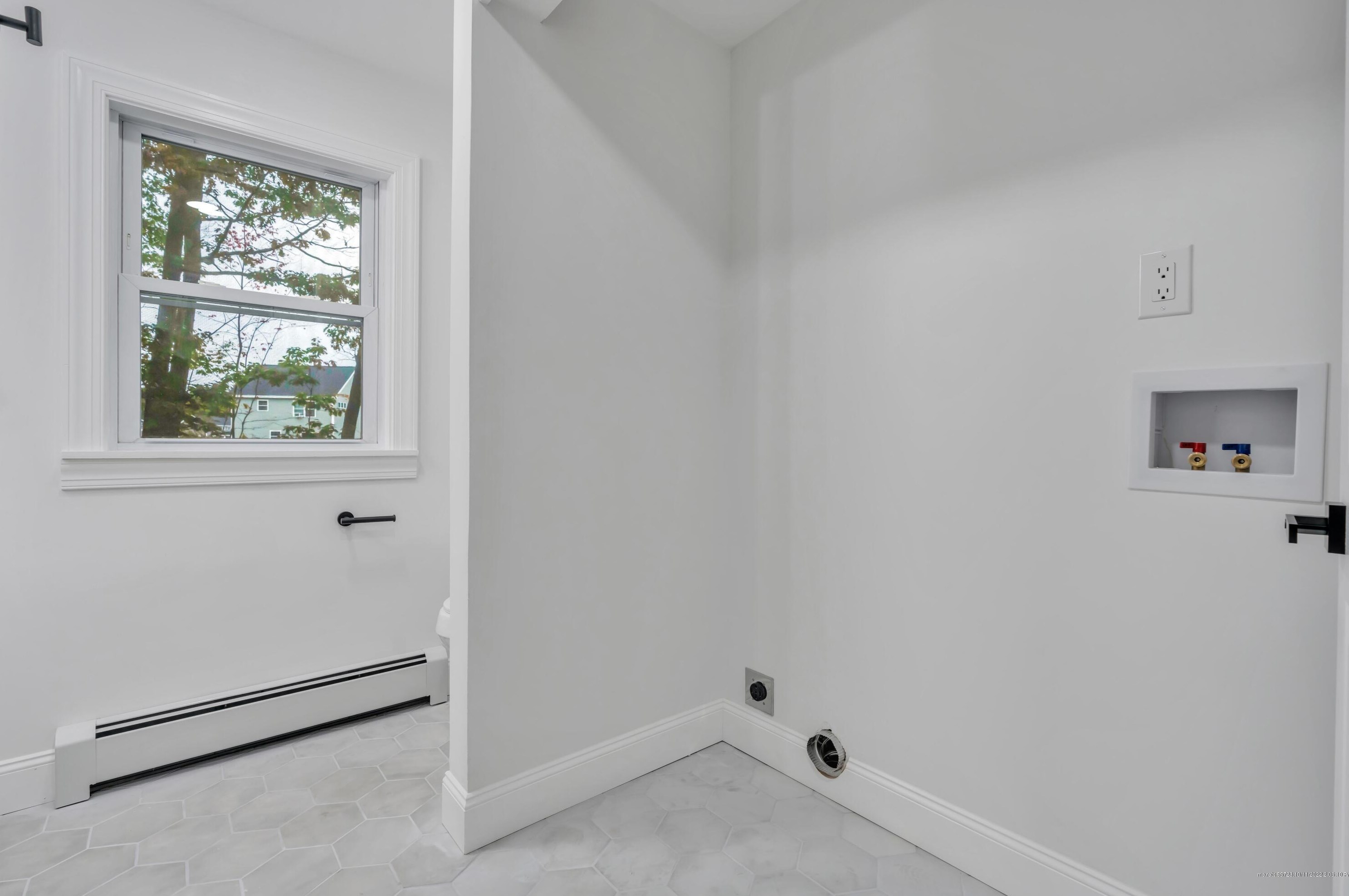 18 Upland Rd, Windham ME  04062-5228 exterior