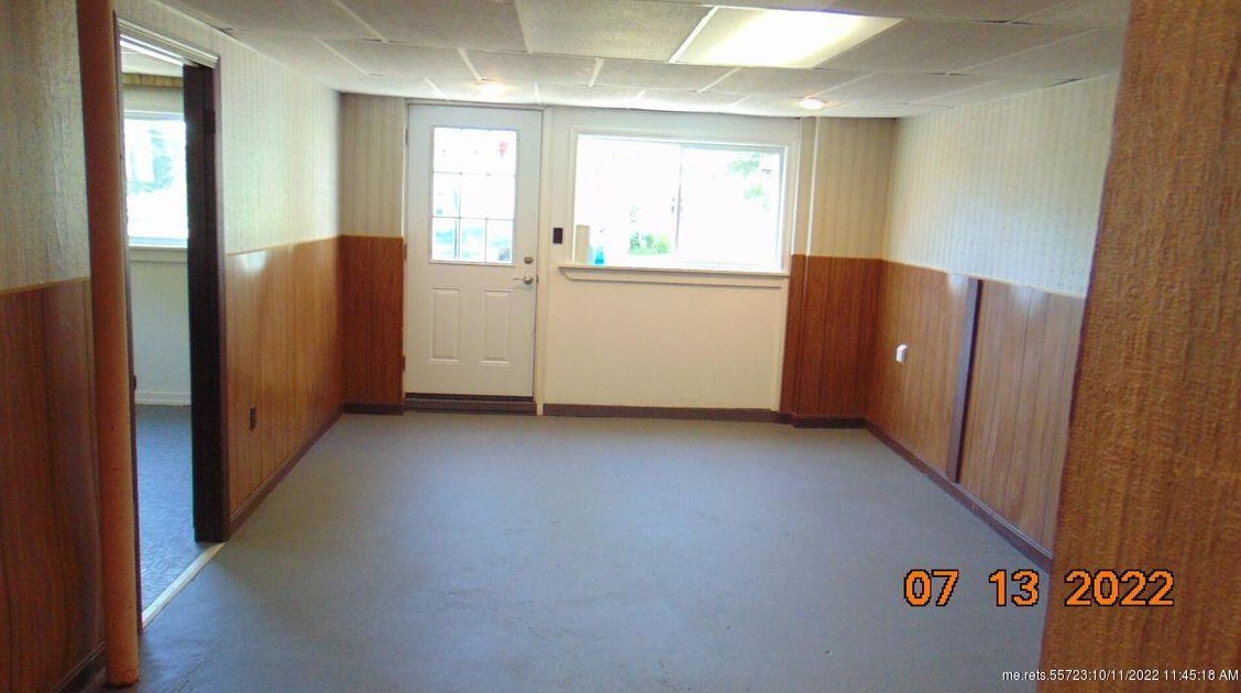 32 Western Ave, East Millinocket ME  04430-1040 exterior