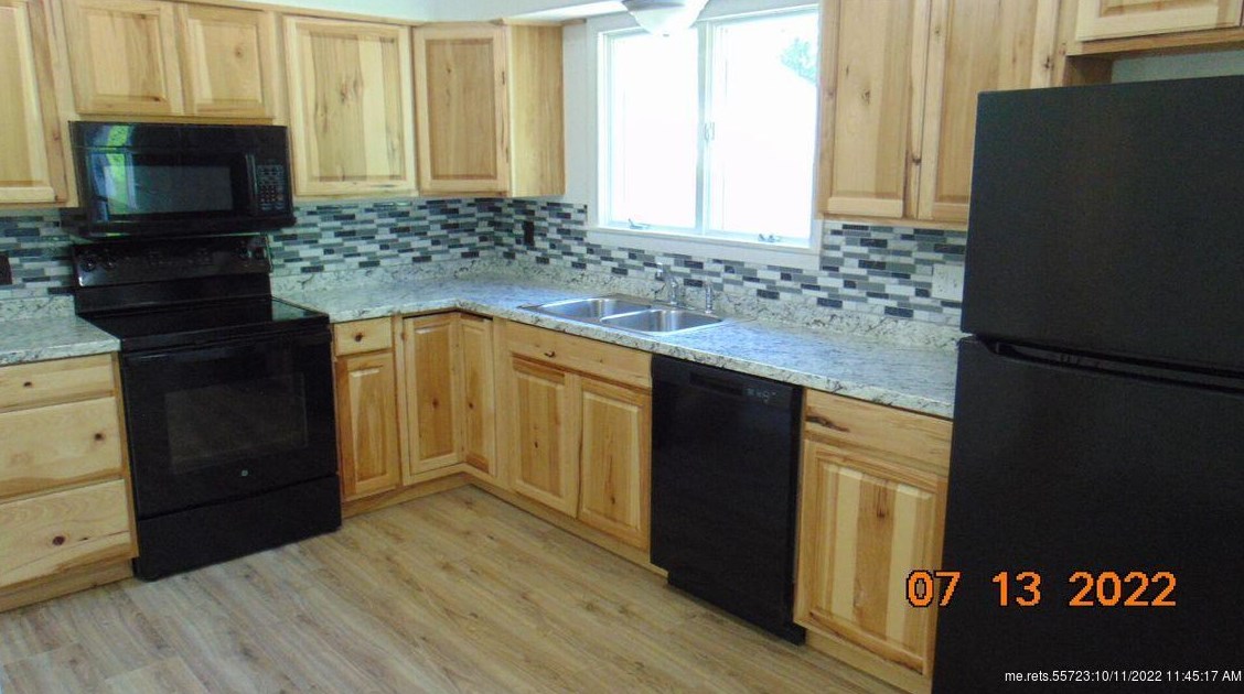 32 Western Ave, East Millinocket ME  04430-1040 exterior