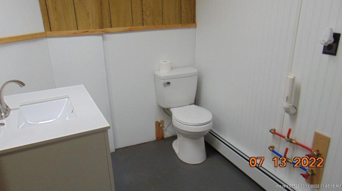 32 Western Ave, East Millinocket ME  04430-1040 exterior