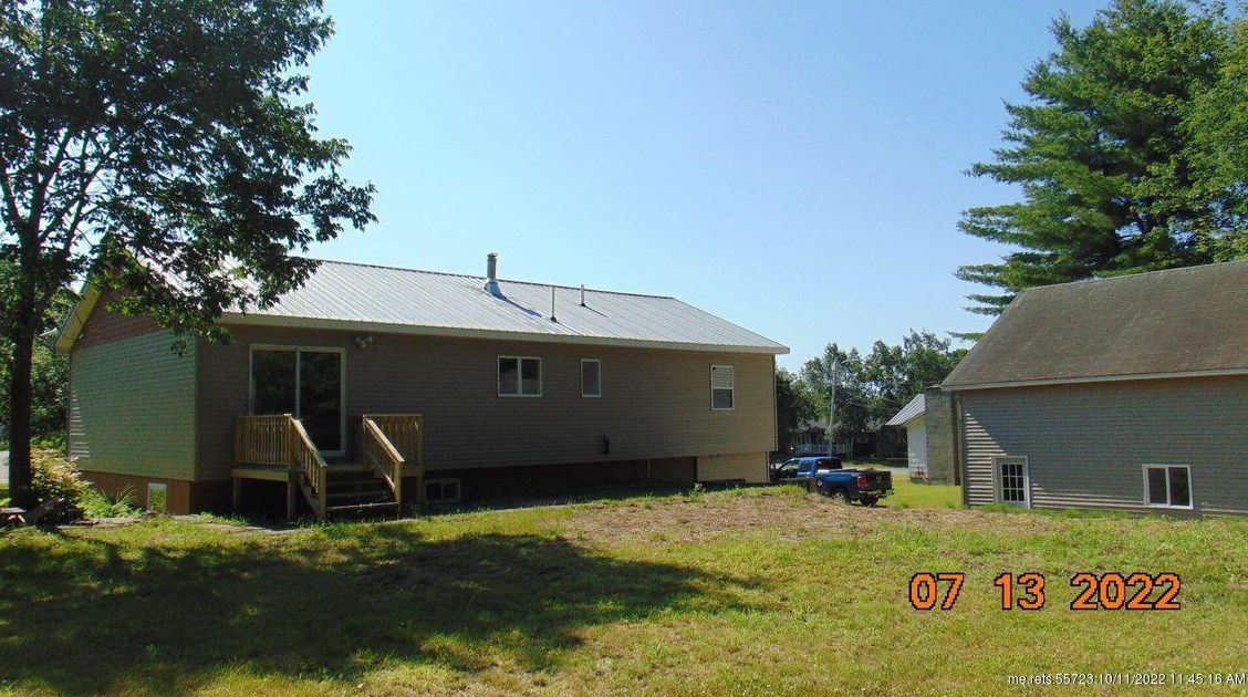 32 Western Ave, East Millinocket ME  04430-1040 exterior