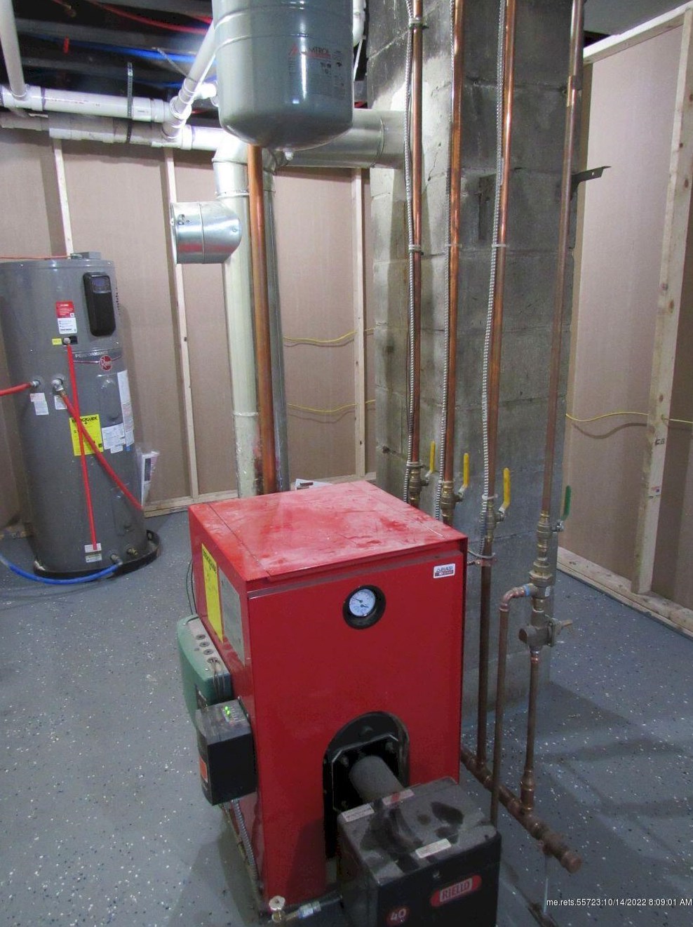 36 Spruce St, Madison ME  04950-1432 exterior