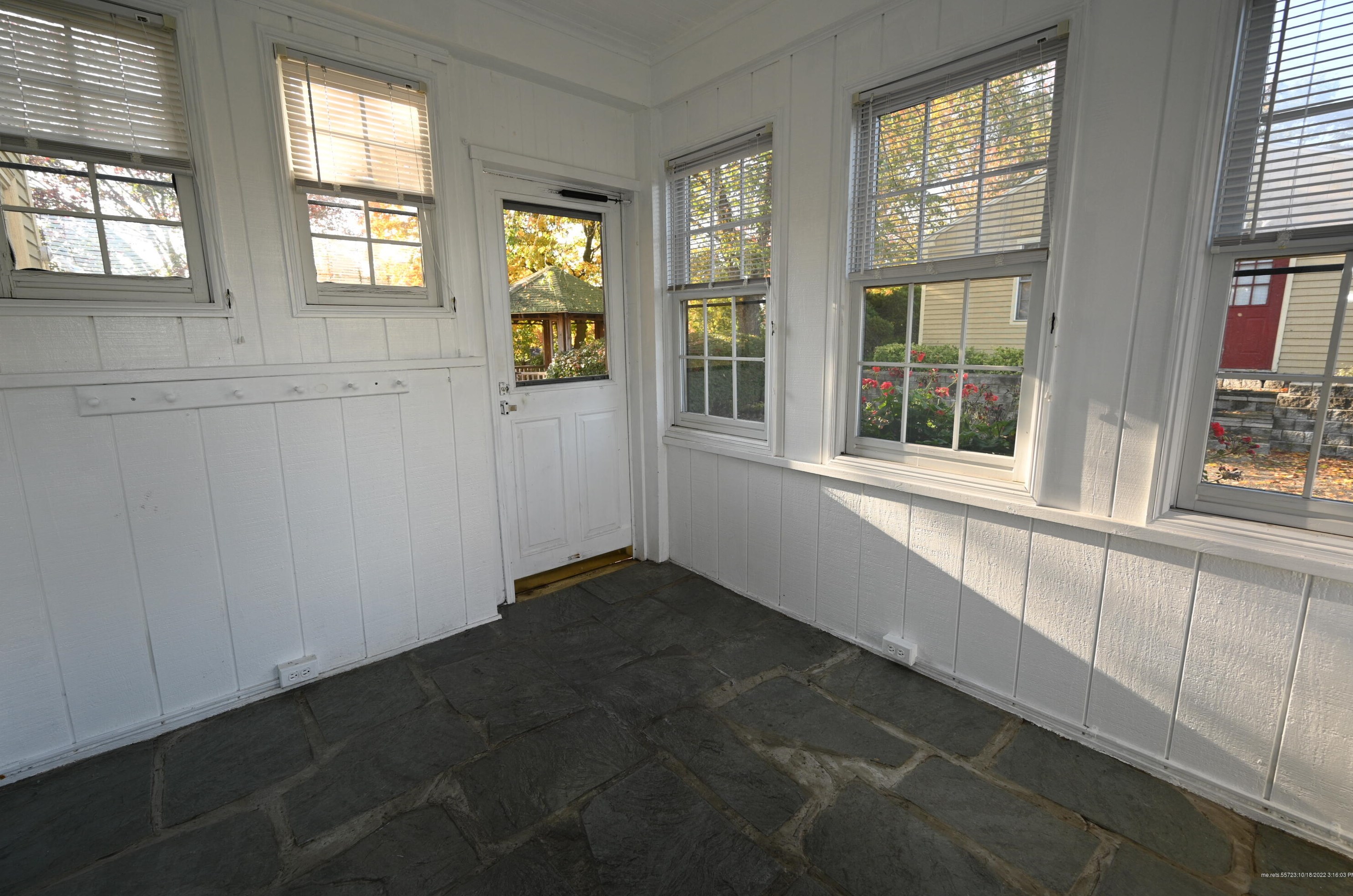 389 Lincoln St, Portland ME 04106-3527 exterior