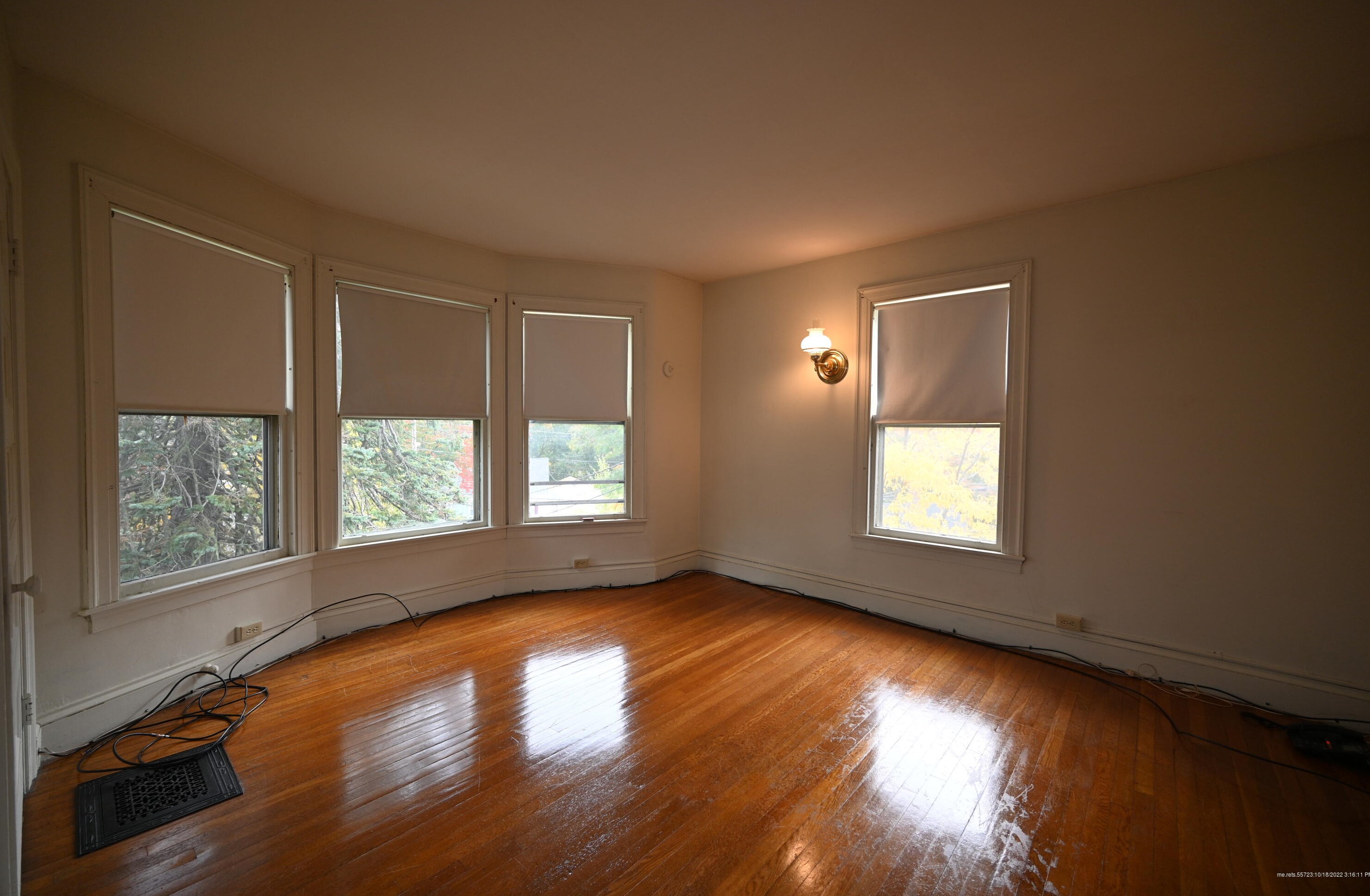 389 Lincoln St, Portland ME 04106-3527 exterior