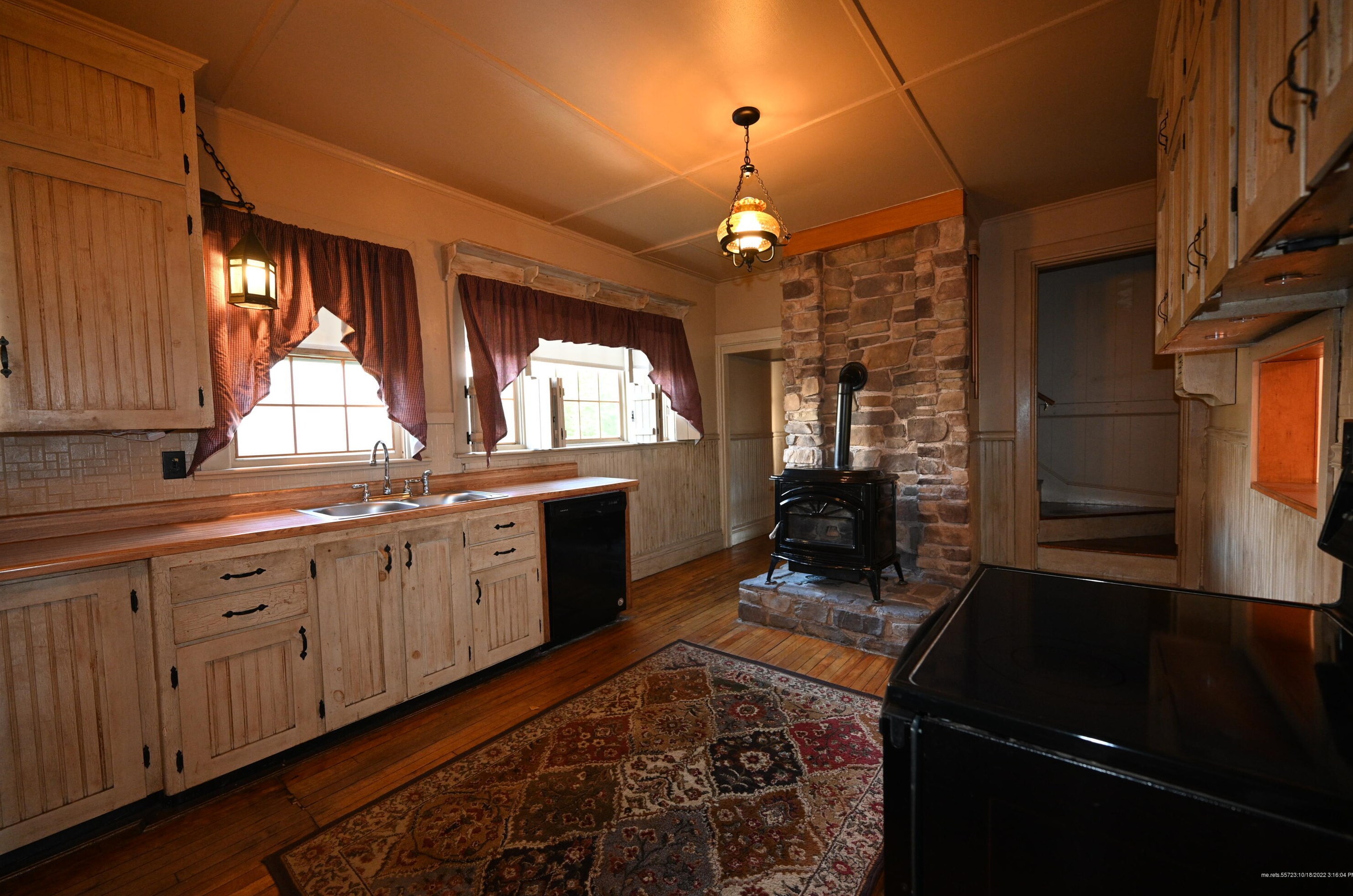 389 Lincoln St, Portland ME 04106-3527 exterior